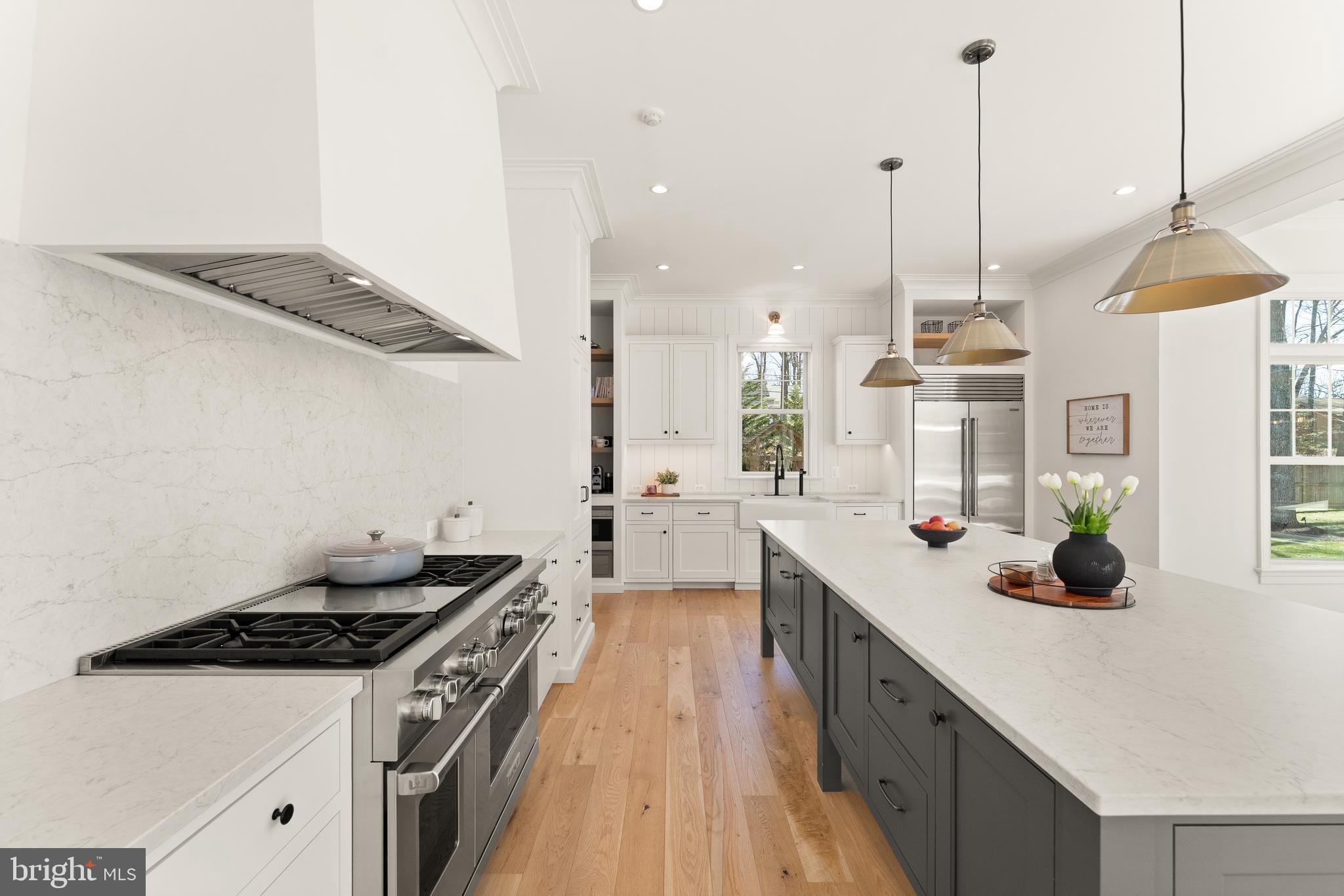 MC HENRY HEIGHTS - Residential