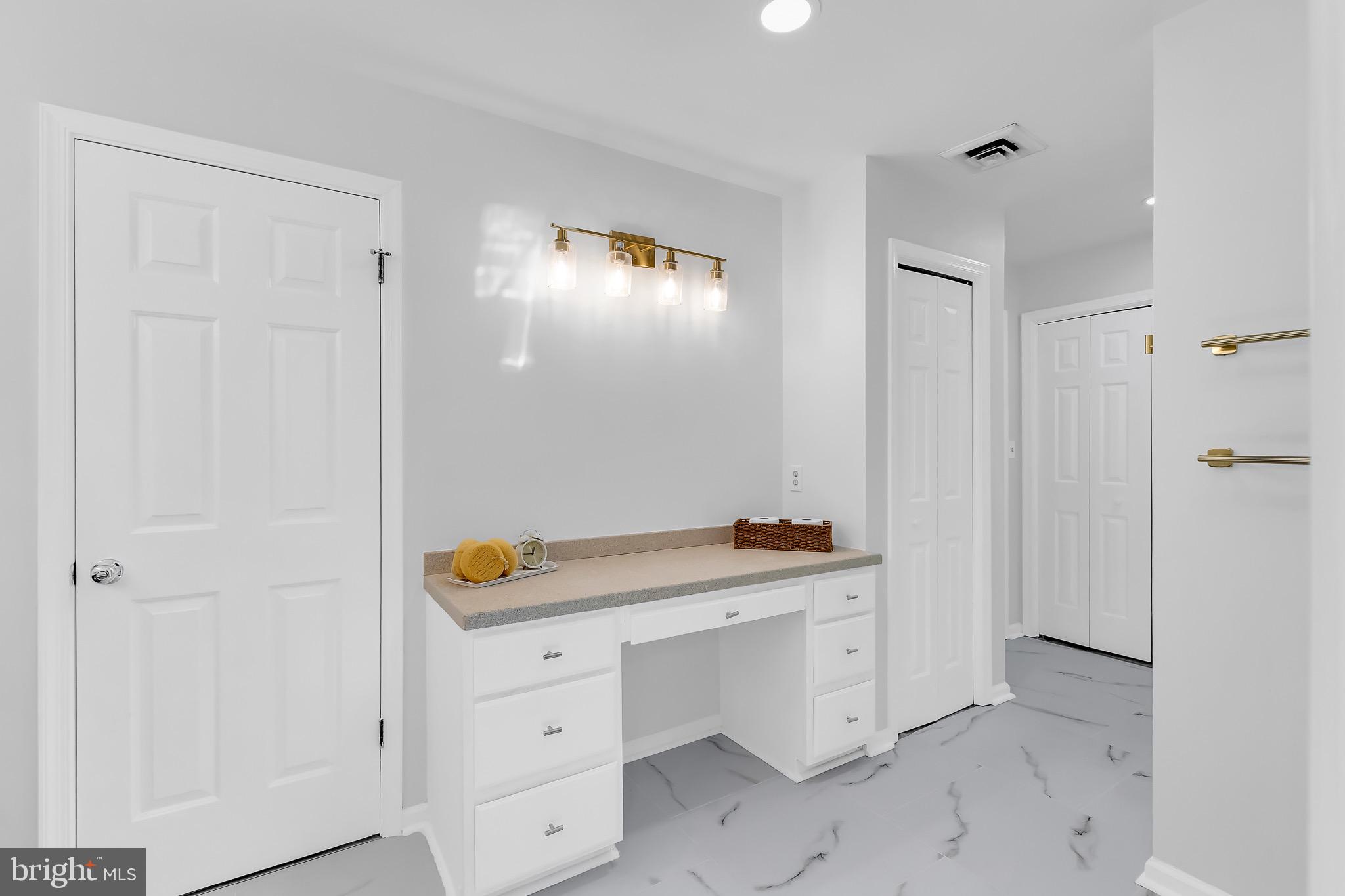 FOXCHASE - Residential