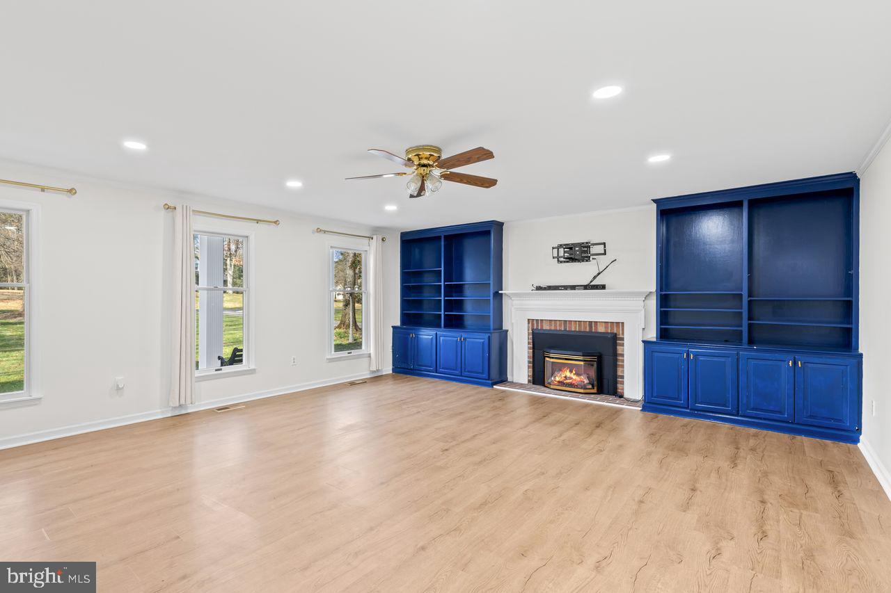 FOXCHASE - Residential