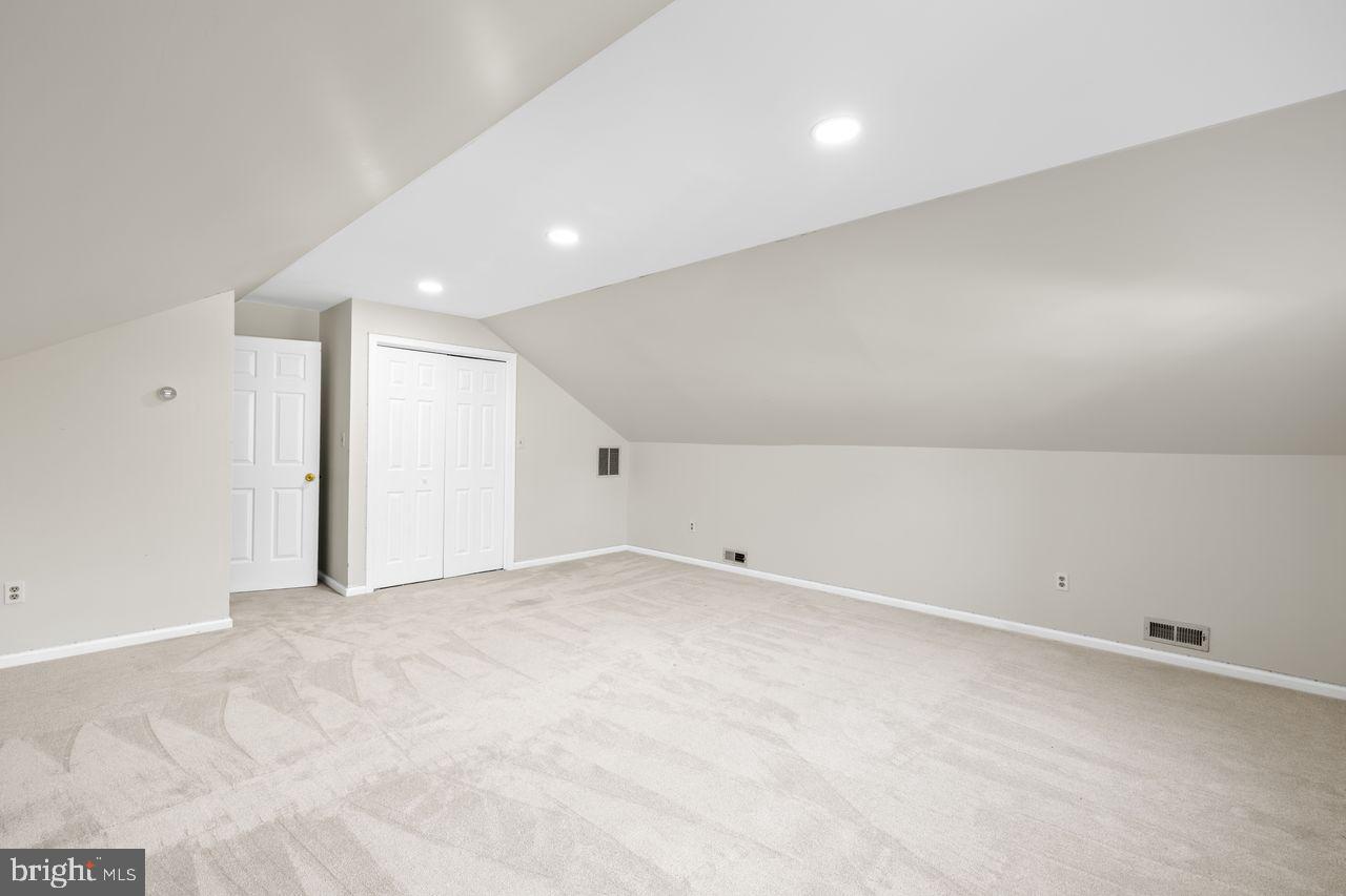 FOXCHASE - Residential