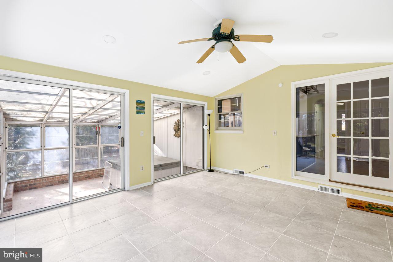 FOXCHASE - Residential