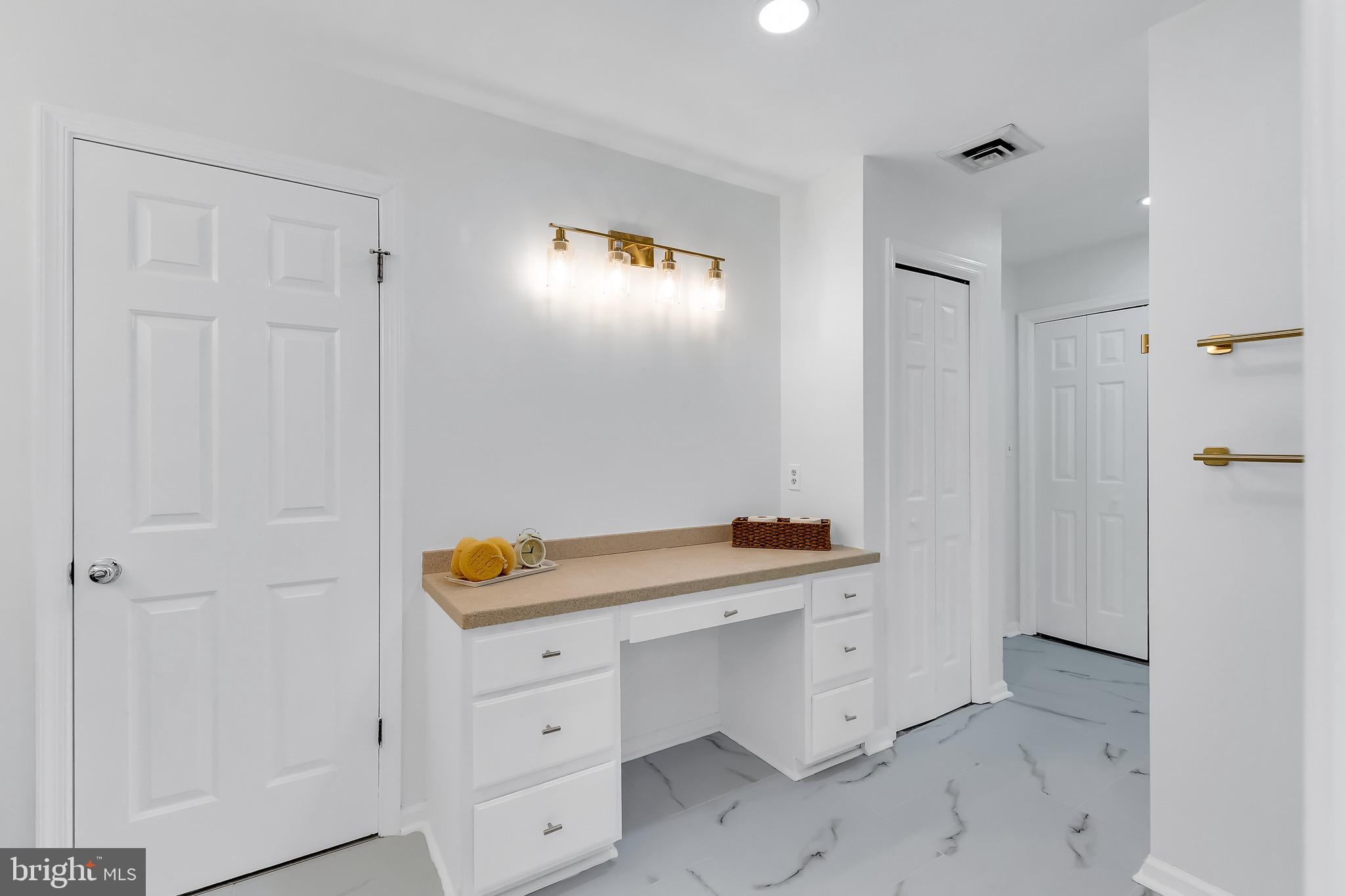 FOXCHASE - Residential