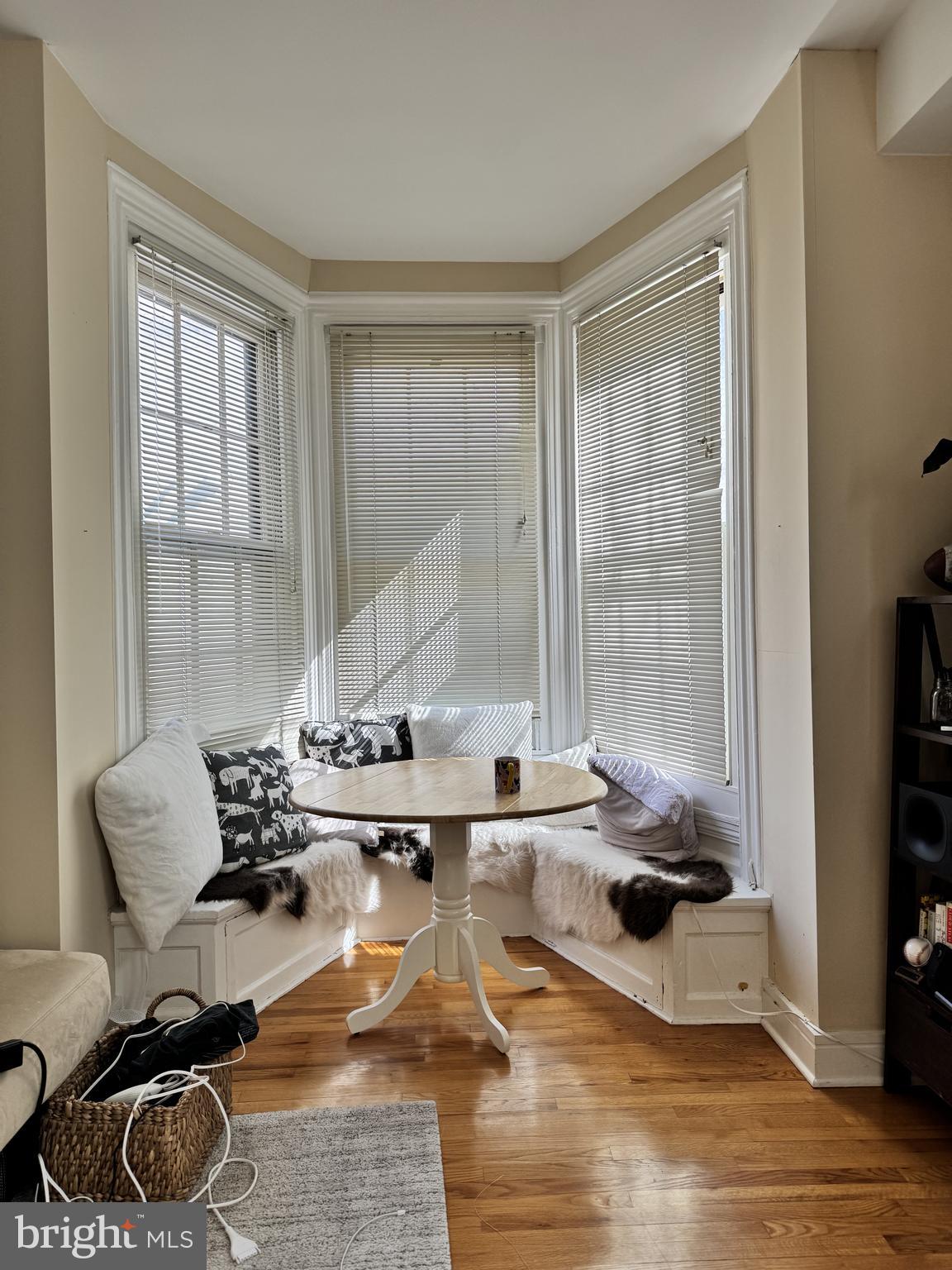 LOGAN SQUARE - Residential Income