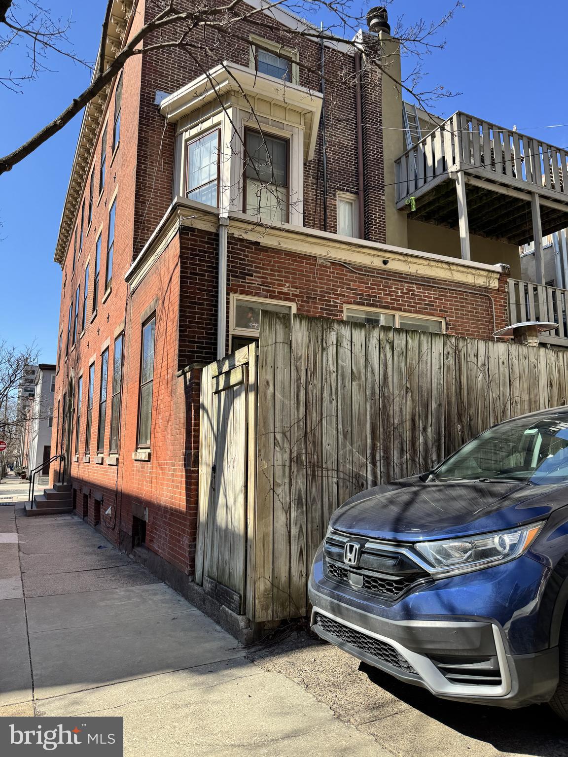 LOGAN SQUARE - Residential Income