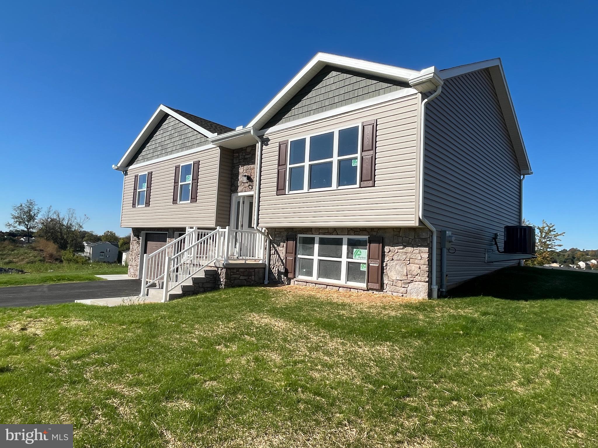 ANTIETAM COMMONS - Residential