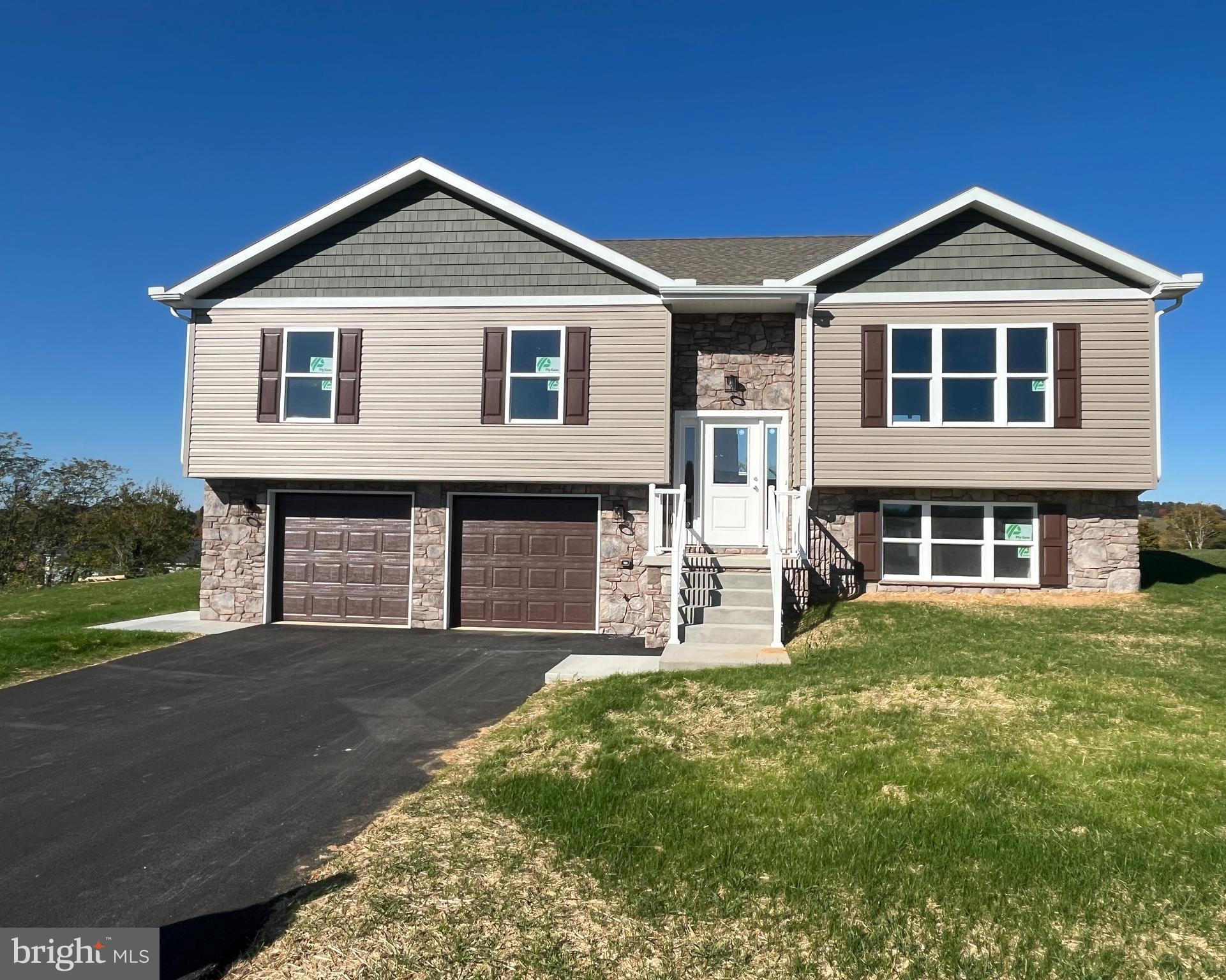 ANTIETAM COMMONS - Residential