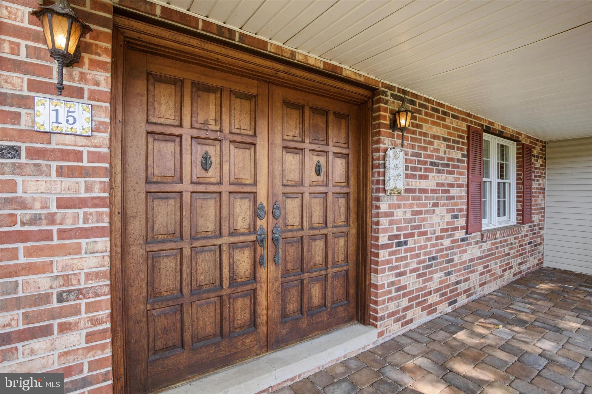15 BROOKDALE DRIVE
