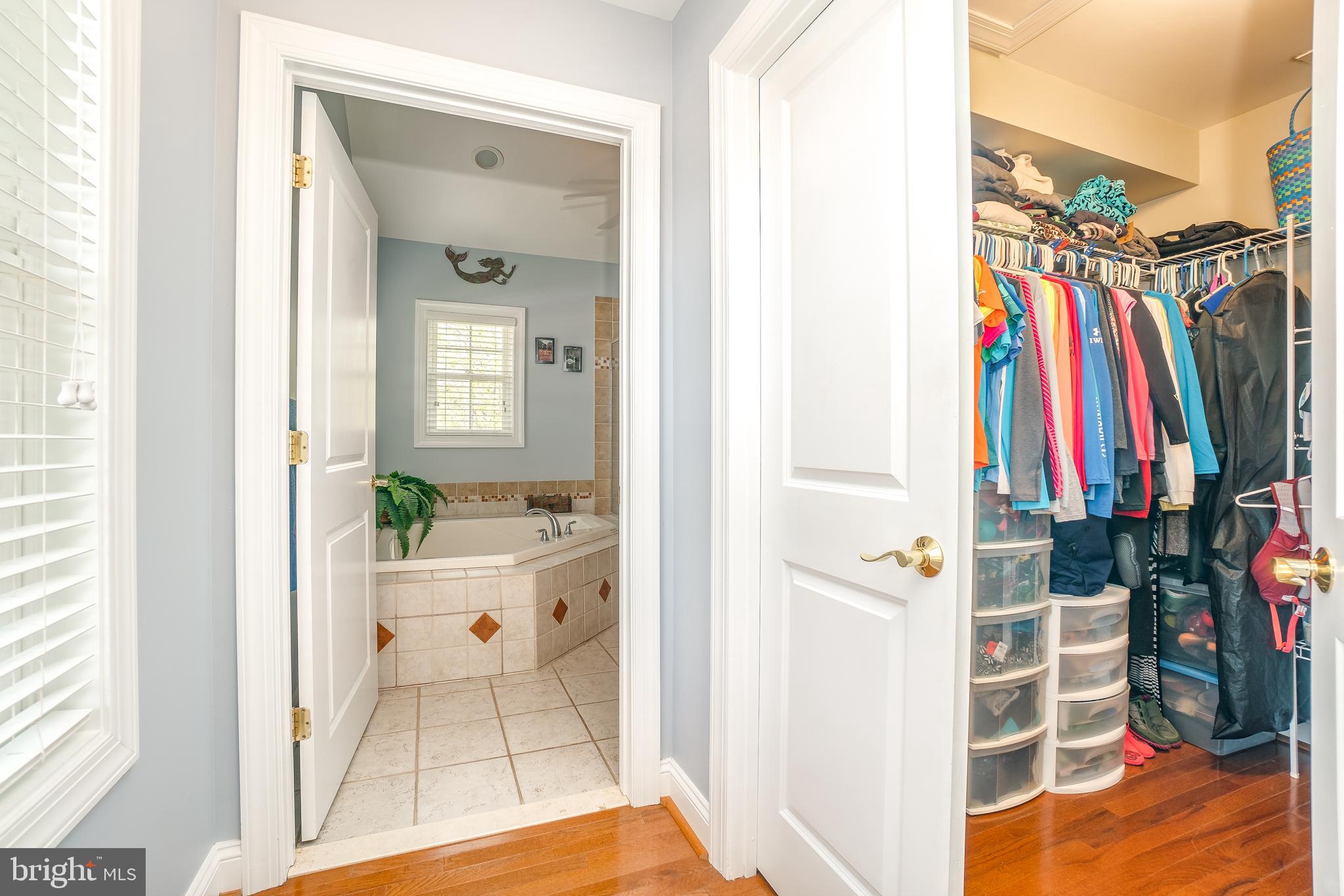 BOWLEYS QUARTERS - Residential