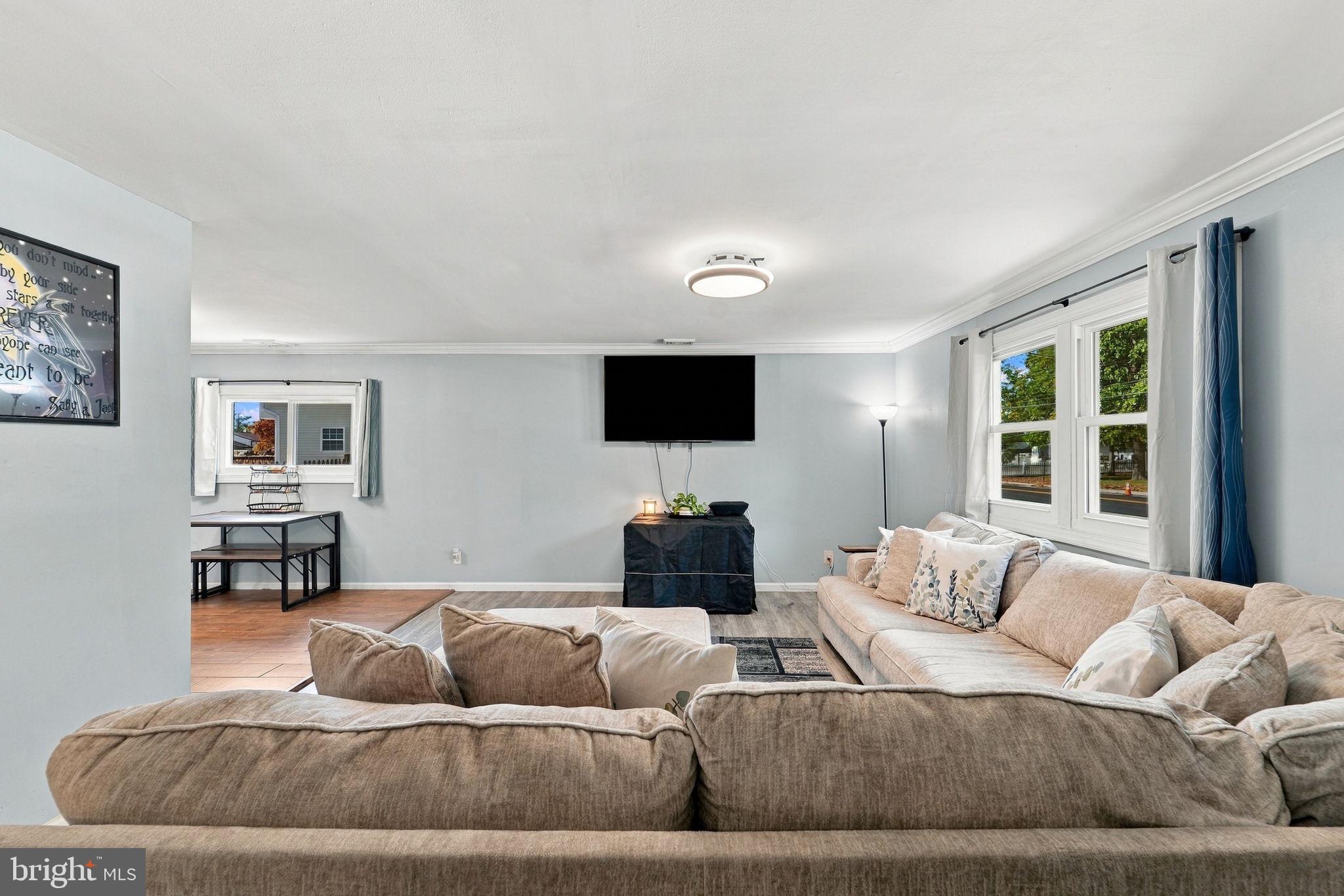 132 E TAUNTON AVENUE
