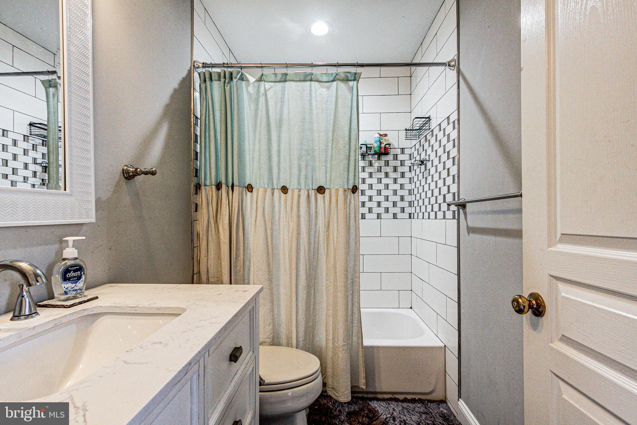 DOYLESTOWN STATION - Residential