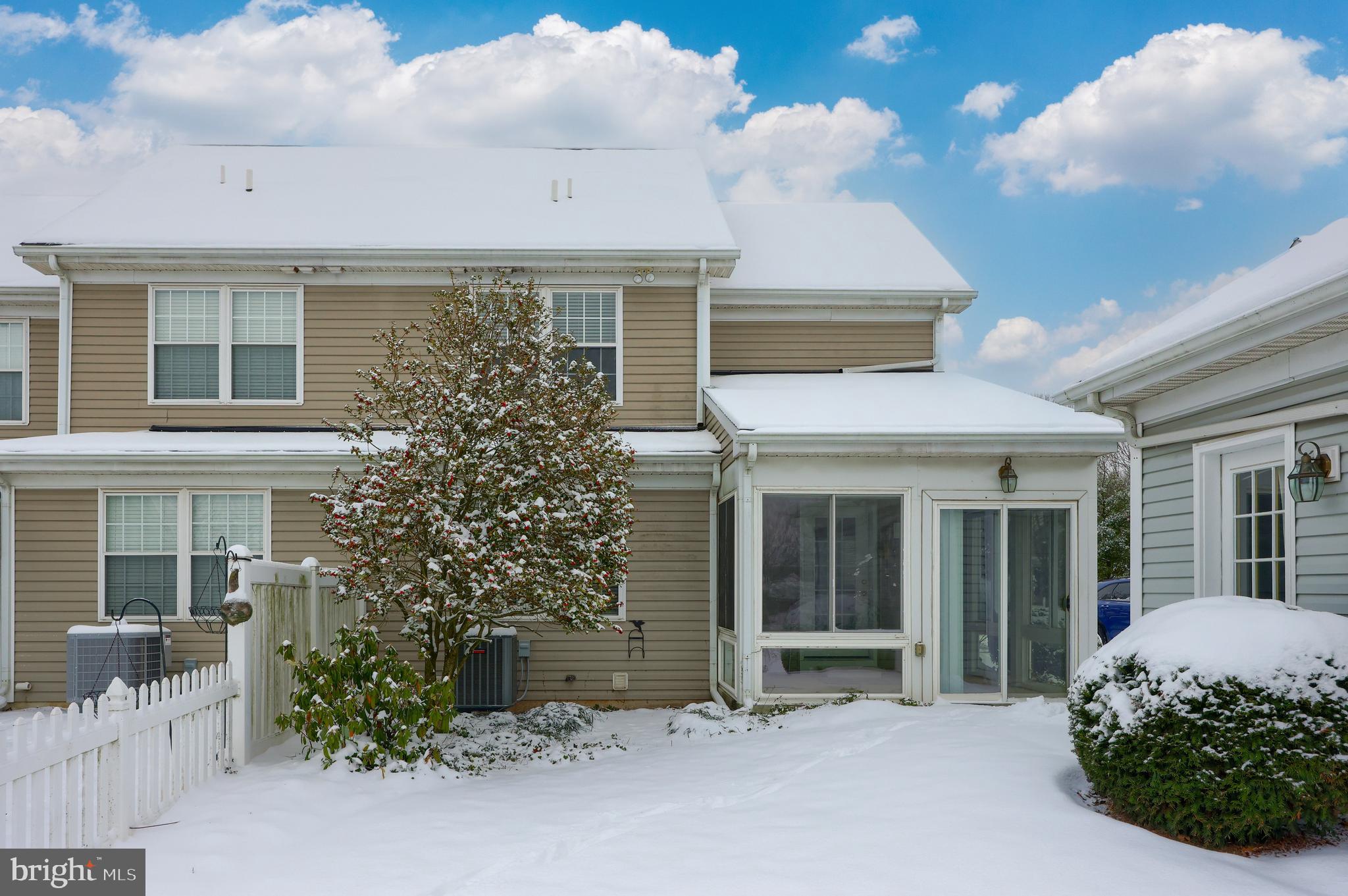KISSEL HILL COMMONS - Residential