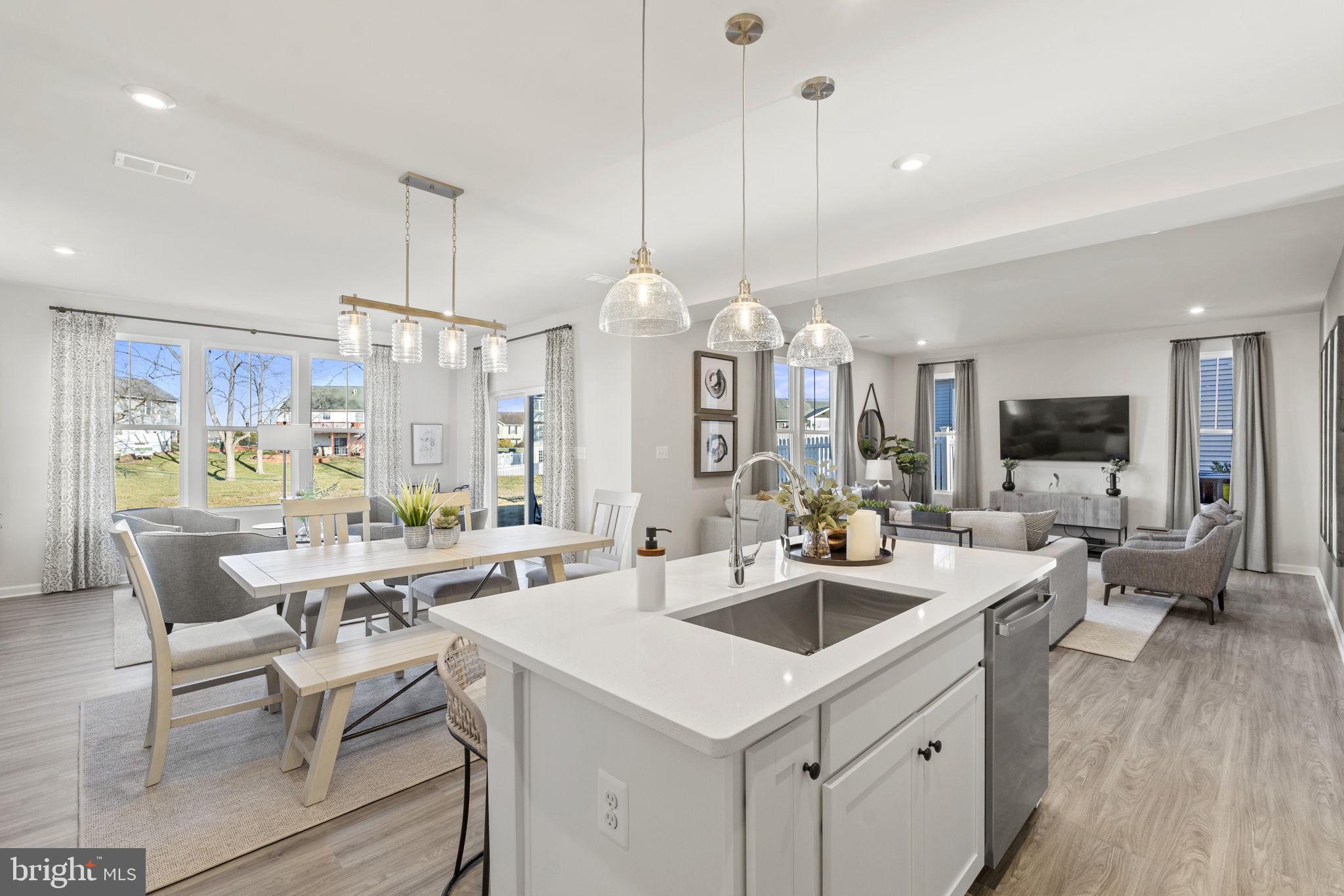 PRESIDENTS POINTE - Residential