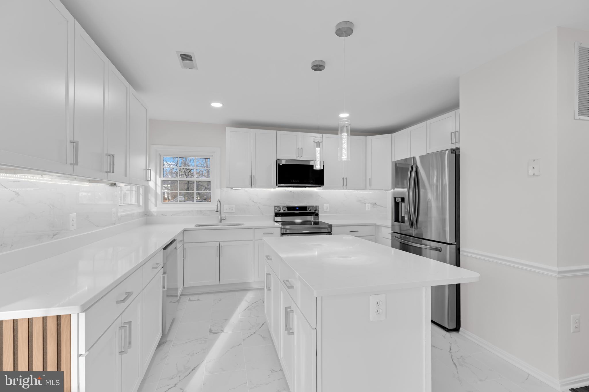 BRIDLEWOOD - Residential