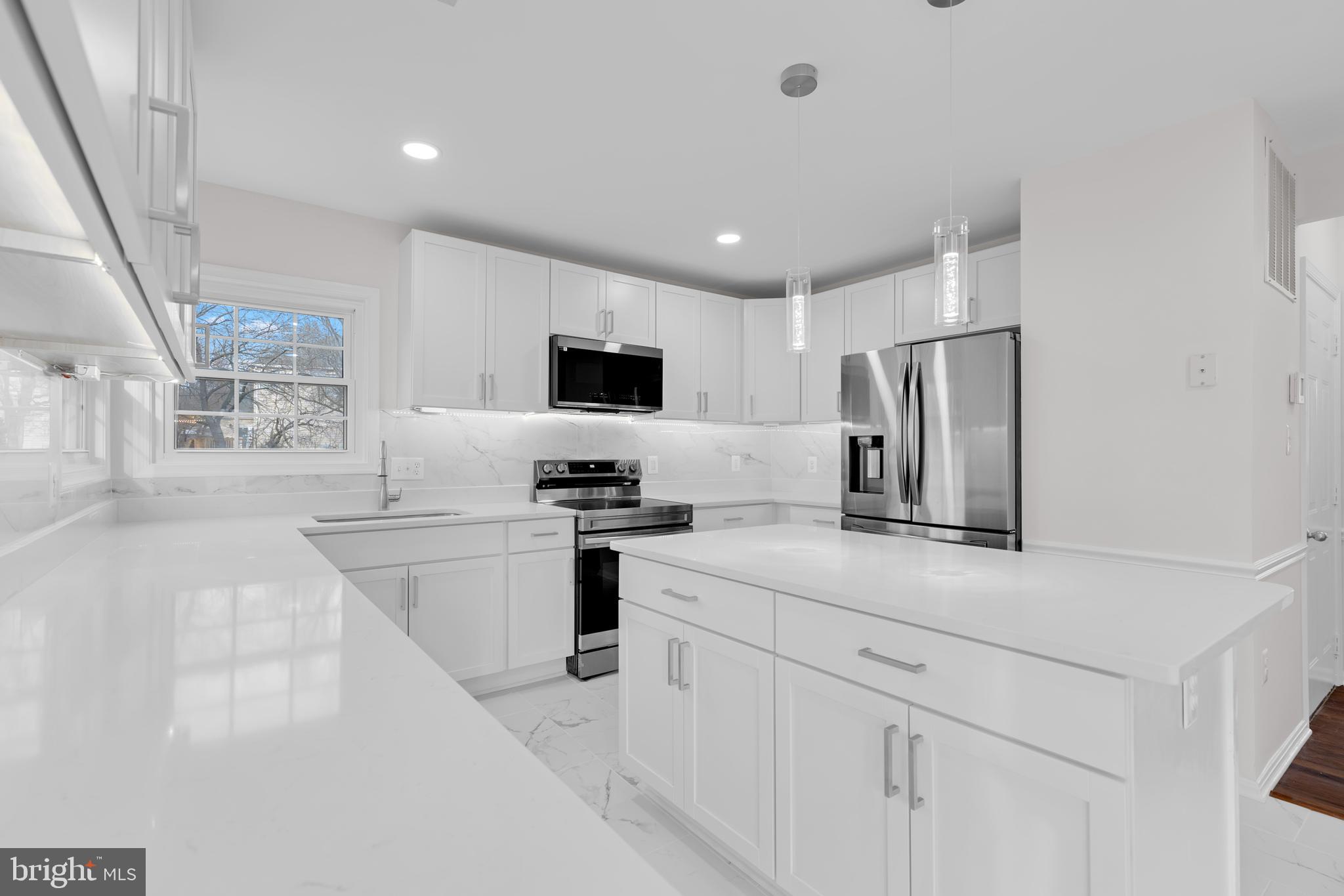 BRIDLEWOOD - Residential