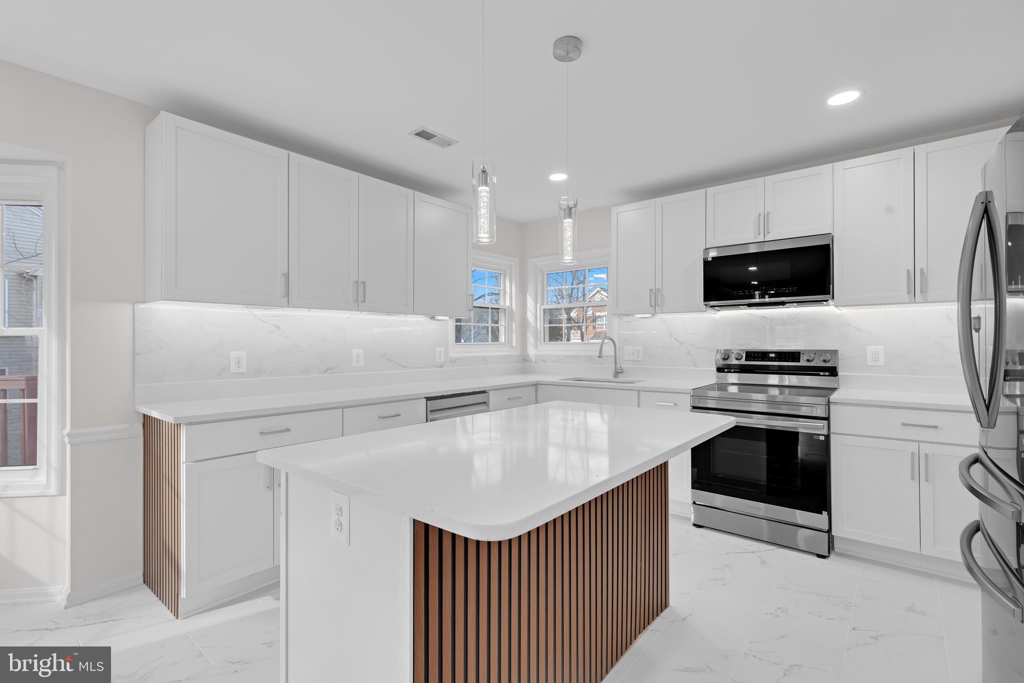 BRIDLEWOOD - Residential