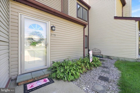 Photo of 225 E Green Valley Circle, NEWARK, DE 19711 (MLS # DENC2109784)