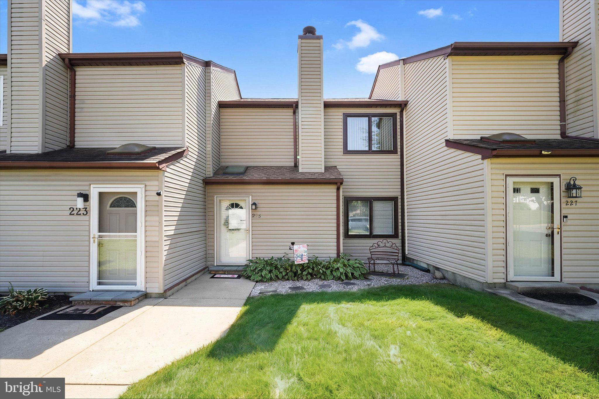 225 E GREEN VALLEY CIRCLE