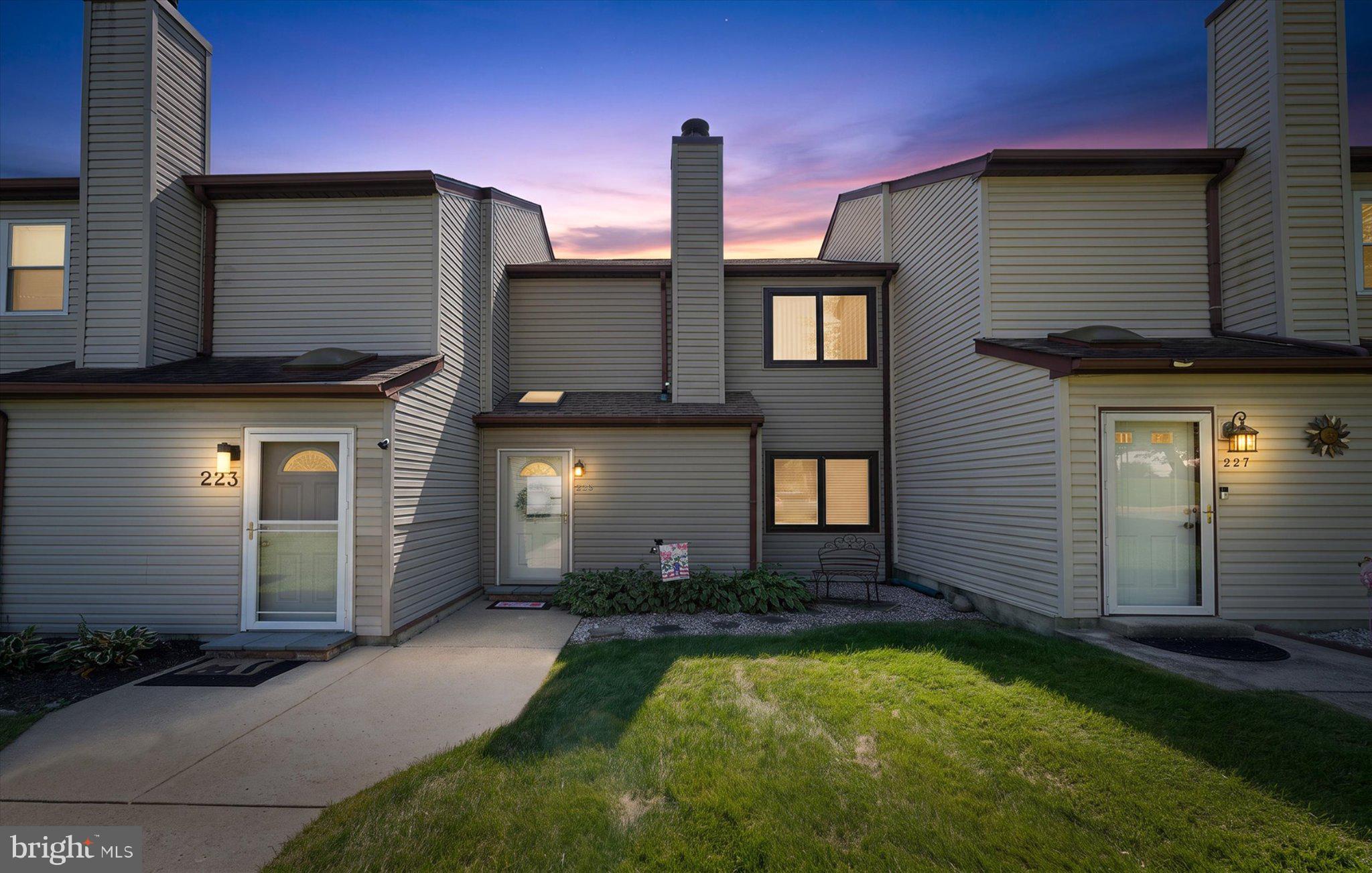 225 E GREEN VALLEY CIRCLE
