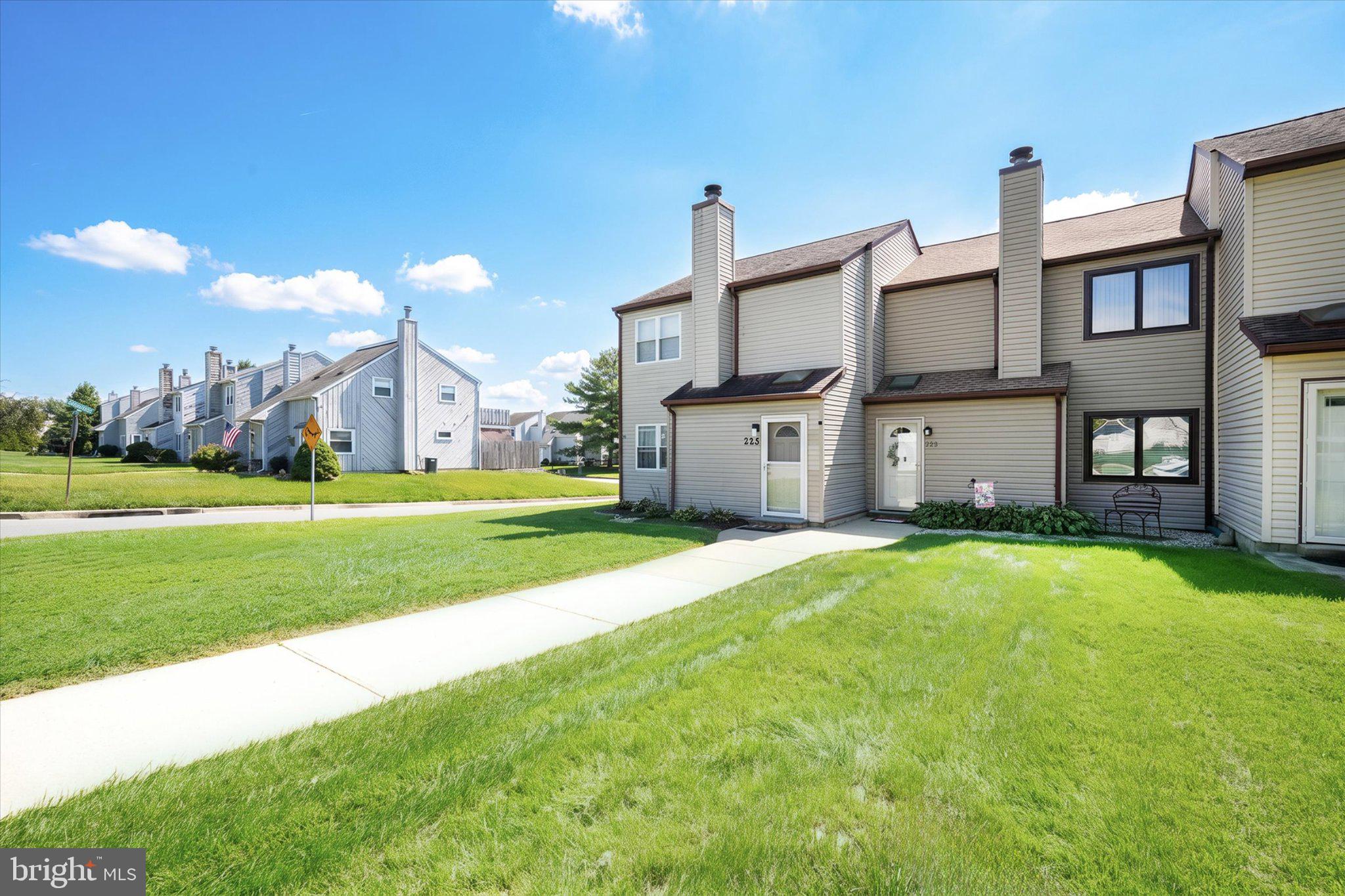 225 E GREEN VALLEY CIRCLE