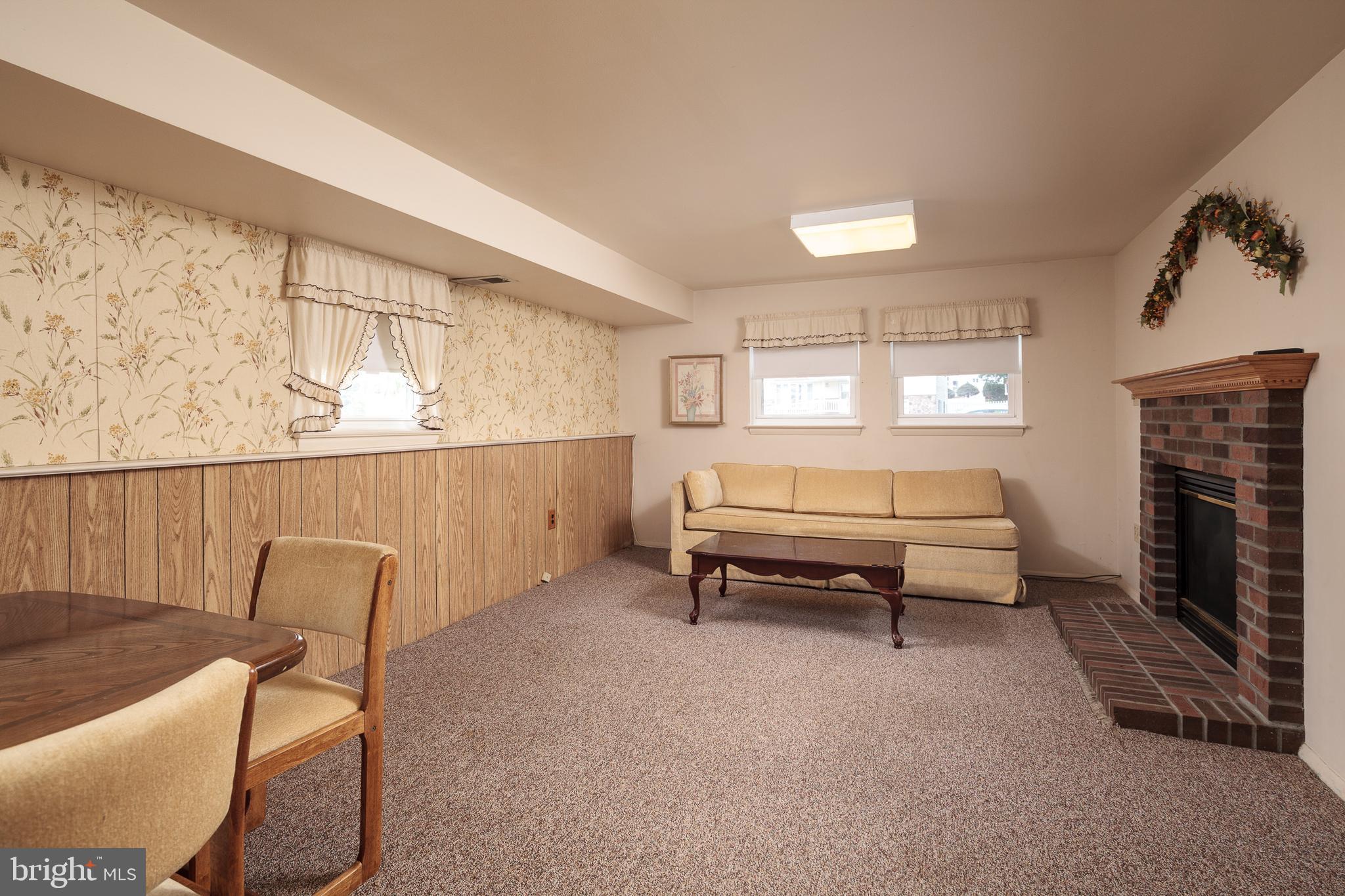 PERRY HALL ESTATES - Residential