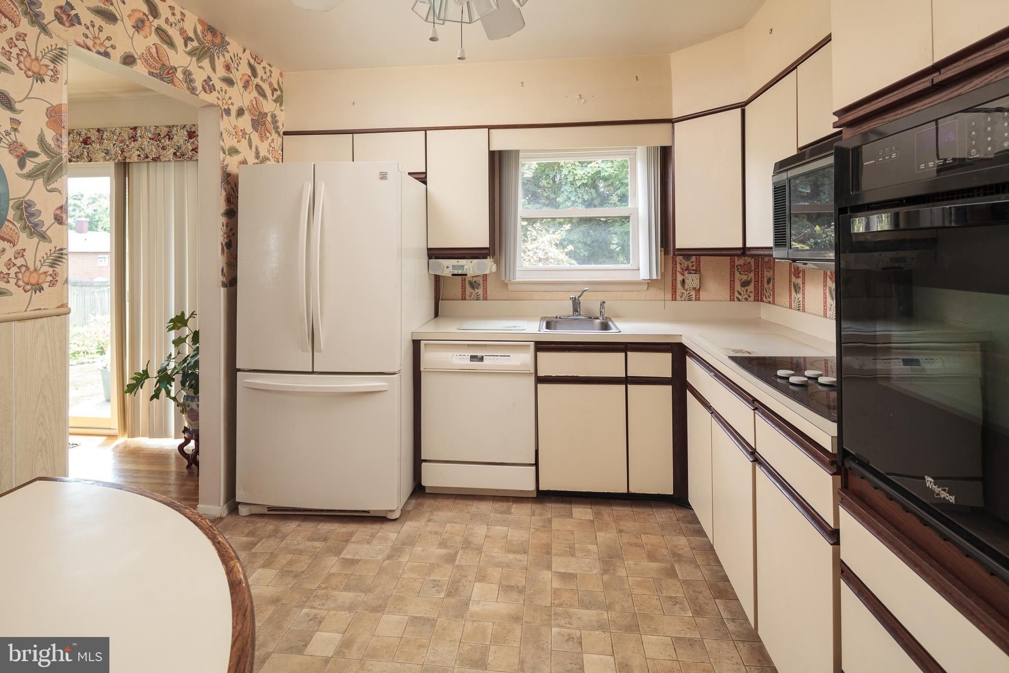 PERRY HALL ESTATES - Residential