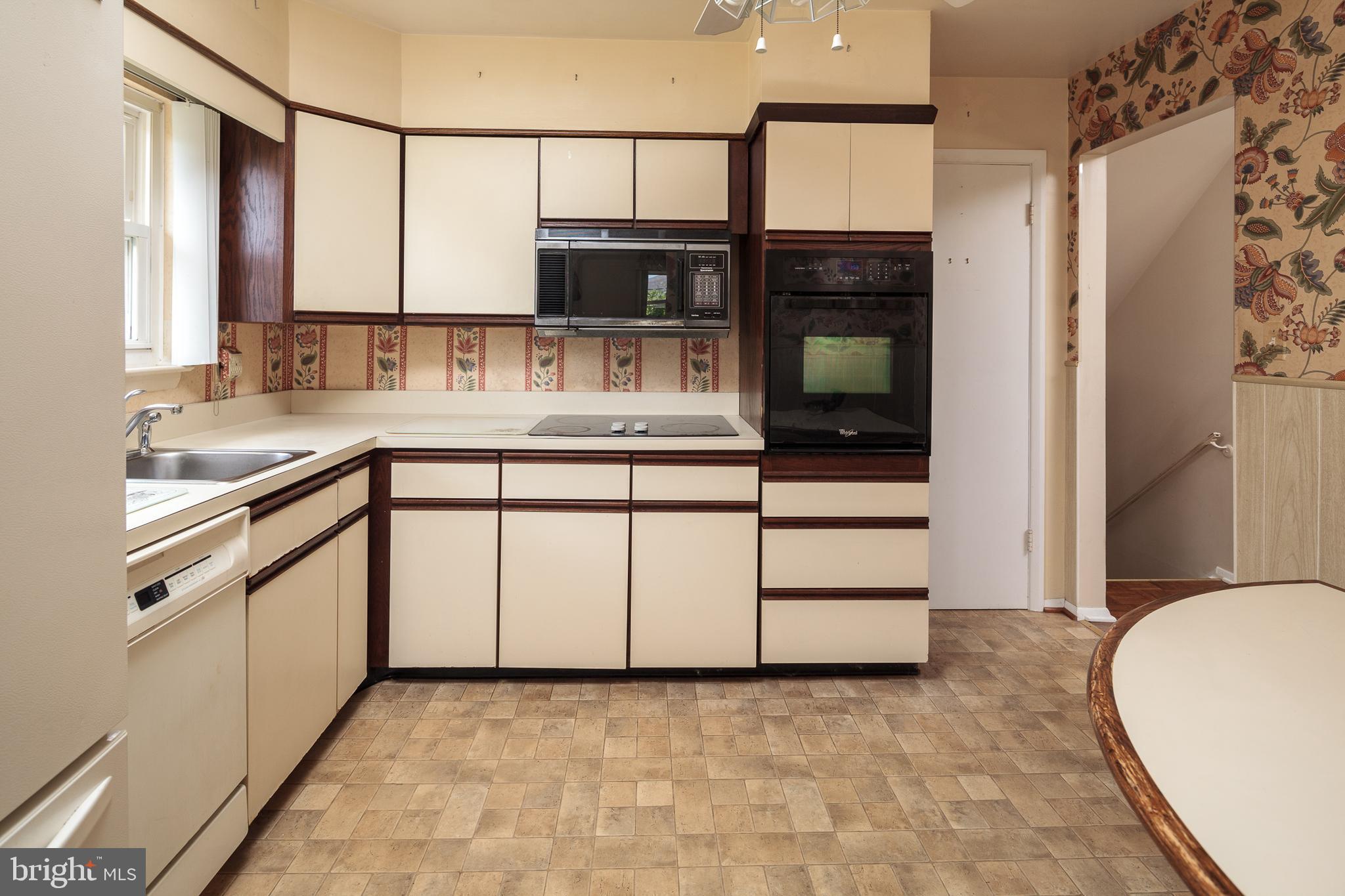 PERRY HALL ESTATES - Residential