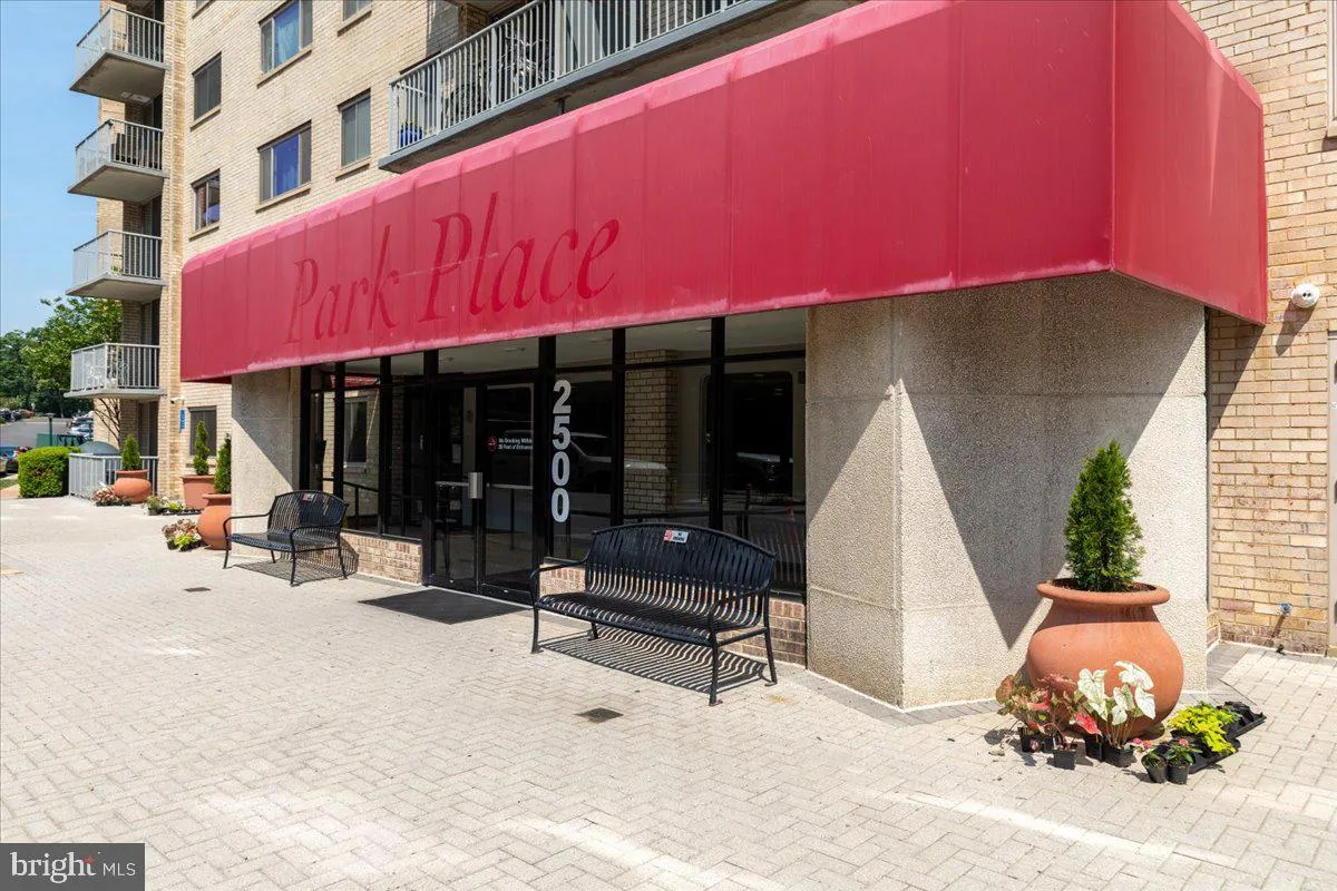 Alexandria, Virginia 22302, United States, 3 Bedrooms Bedrooms, ,2 BathroomsBathrooms,Residential,Contingent,124189