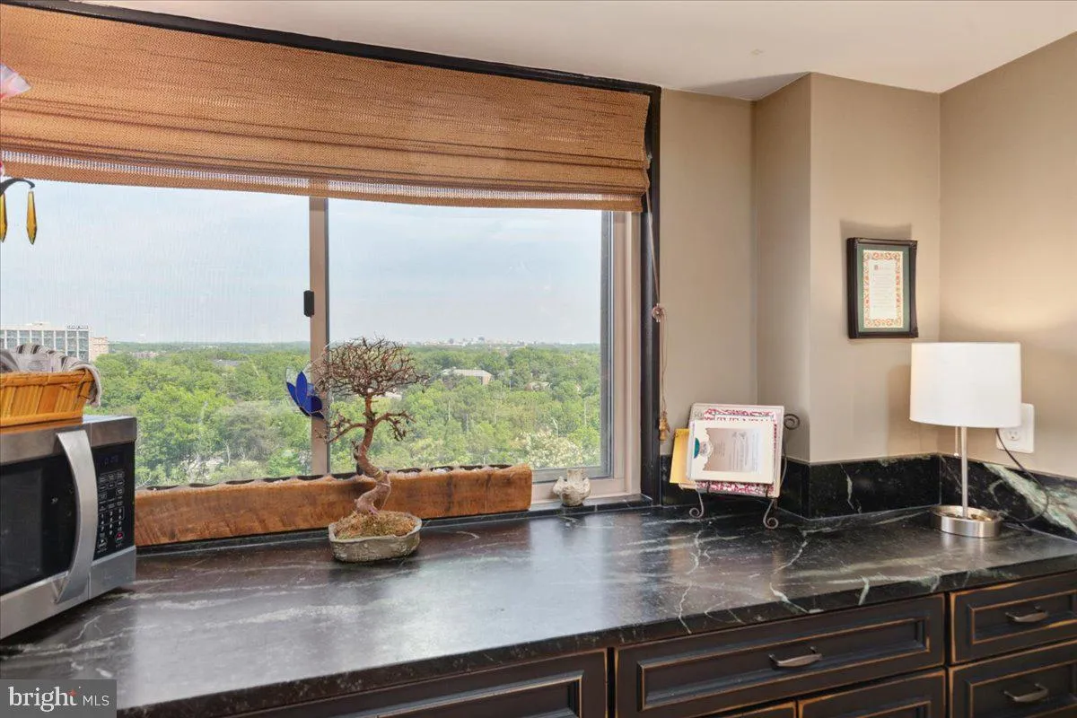 Alexandria, Virginia 22302, United States, 3 Bedrooms Bedrooms, ,2 BathroomsBathrooms,Residential,Contingent,124189