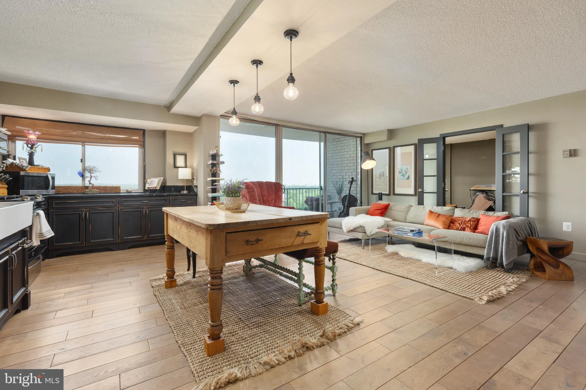 Alexandria, Virginia 22302, United States, 3 Bedrooms Bedrooms, ,2 BathroomsBathrooms,Residential,Contingent,124189