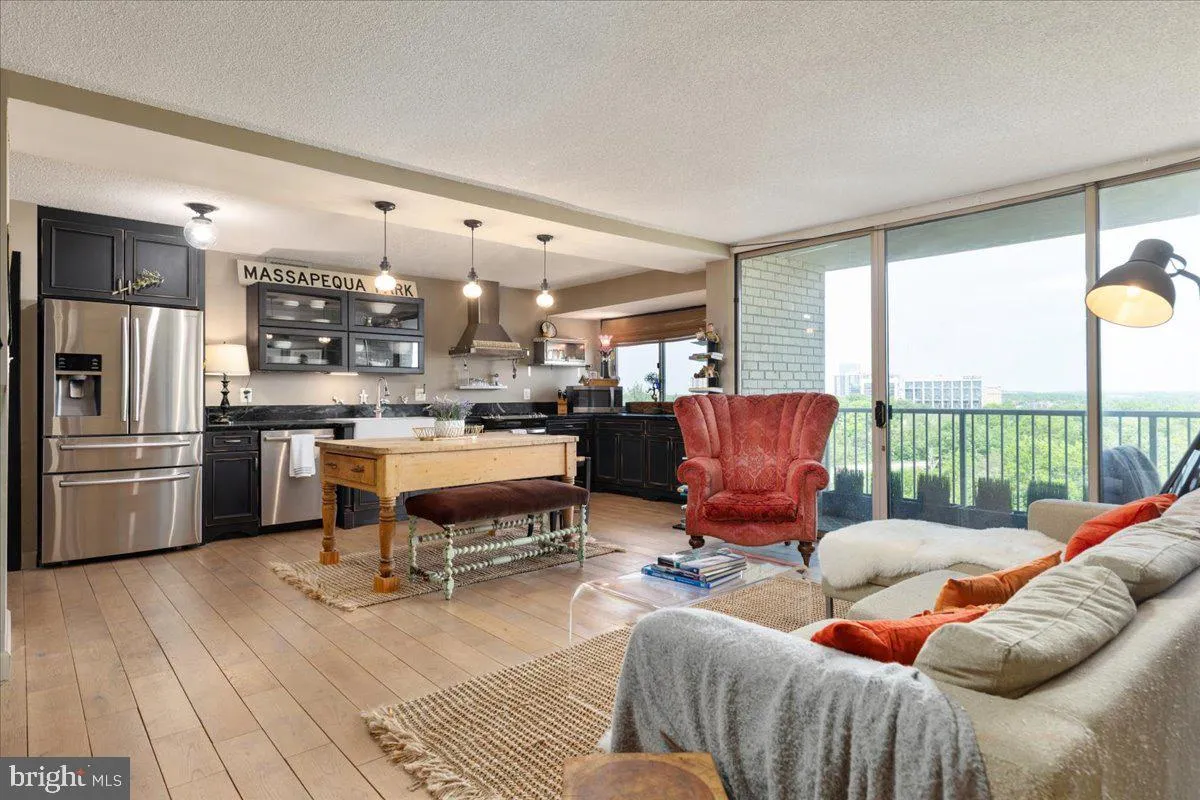 Alexandria, Virginia 22302, United States, 3 Bedrooms Bedrooms, ,2 BathroomsBathrooms,Residential,Contingent,124189