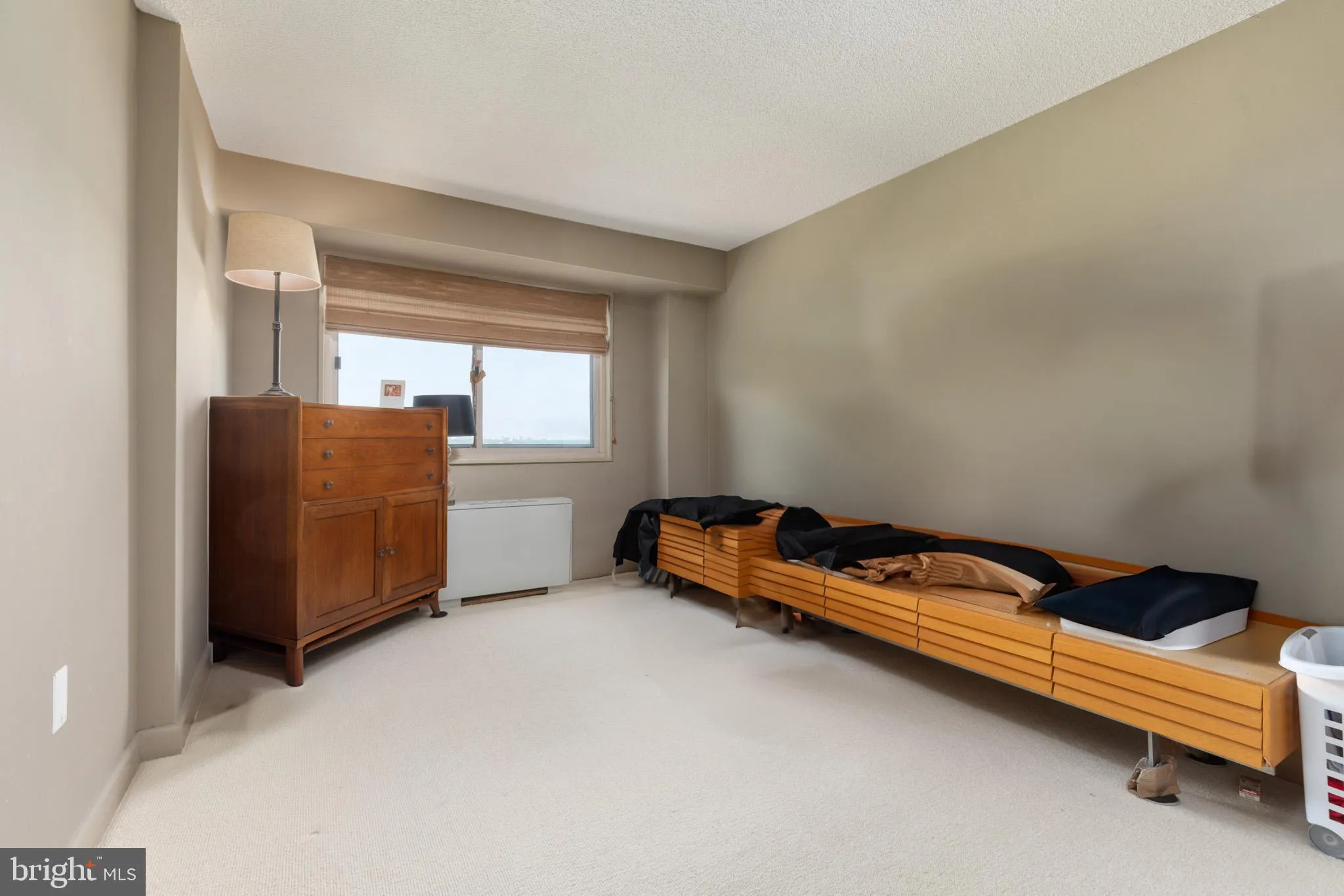 Alexandria, Virginia 22302, United States, 3 Bedrooms Bedrooms, ,2 BathroomsBathrooms,Residential,Contingent,124189