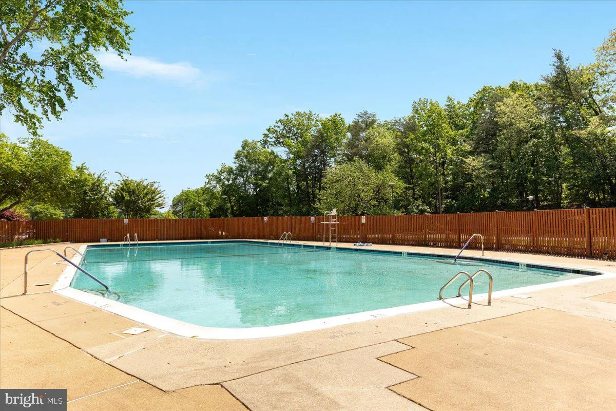 Alexandria, Virginia 22302, United States, 3 Bedrooms Bedrooms, ,2 BathroomsBathrooms,Residential,Contingent,124189