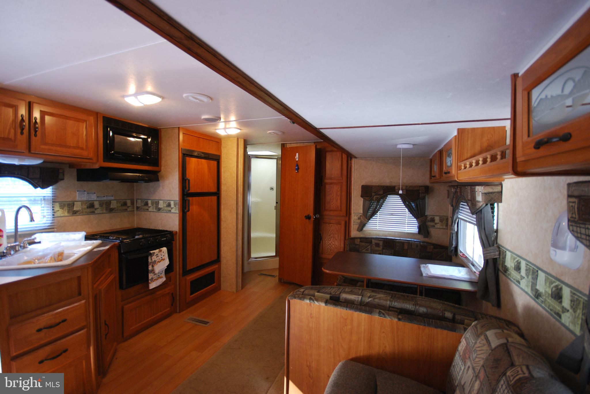 ASHTON WOODS PROPERTY OWNERS ASSOCIATION - Land