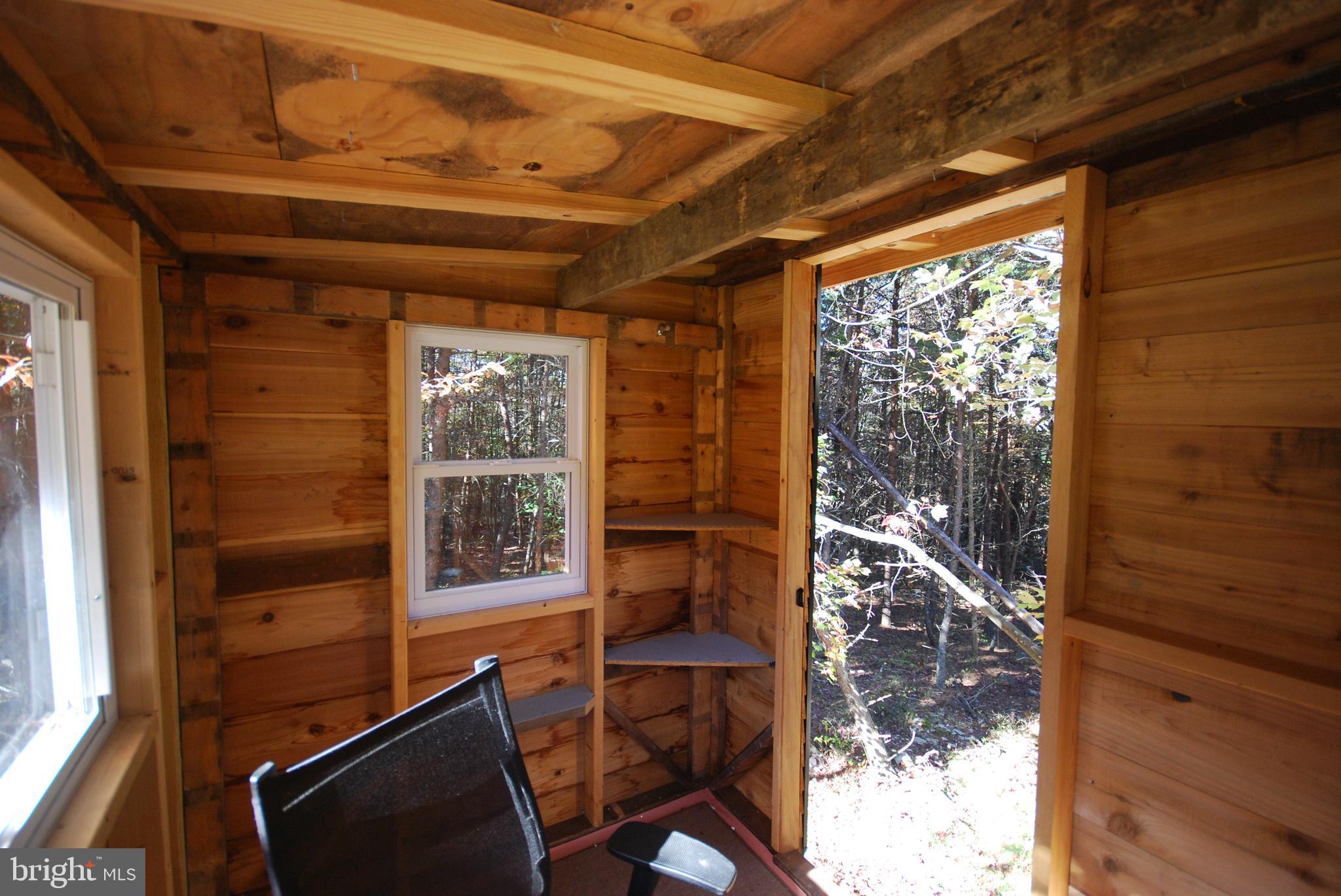 ASHTON WOODS PROPERTY OWNERS ASSOCIATION - Land