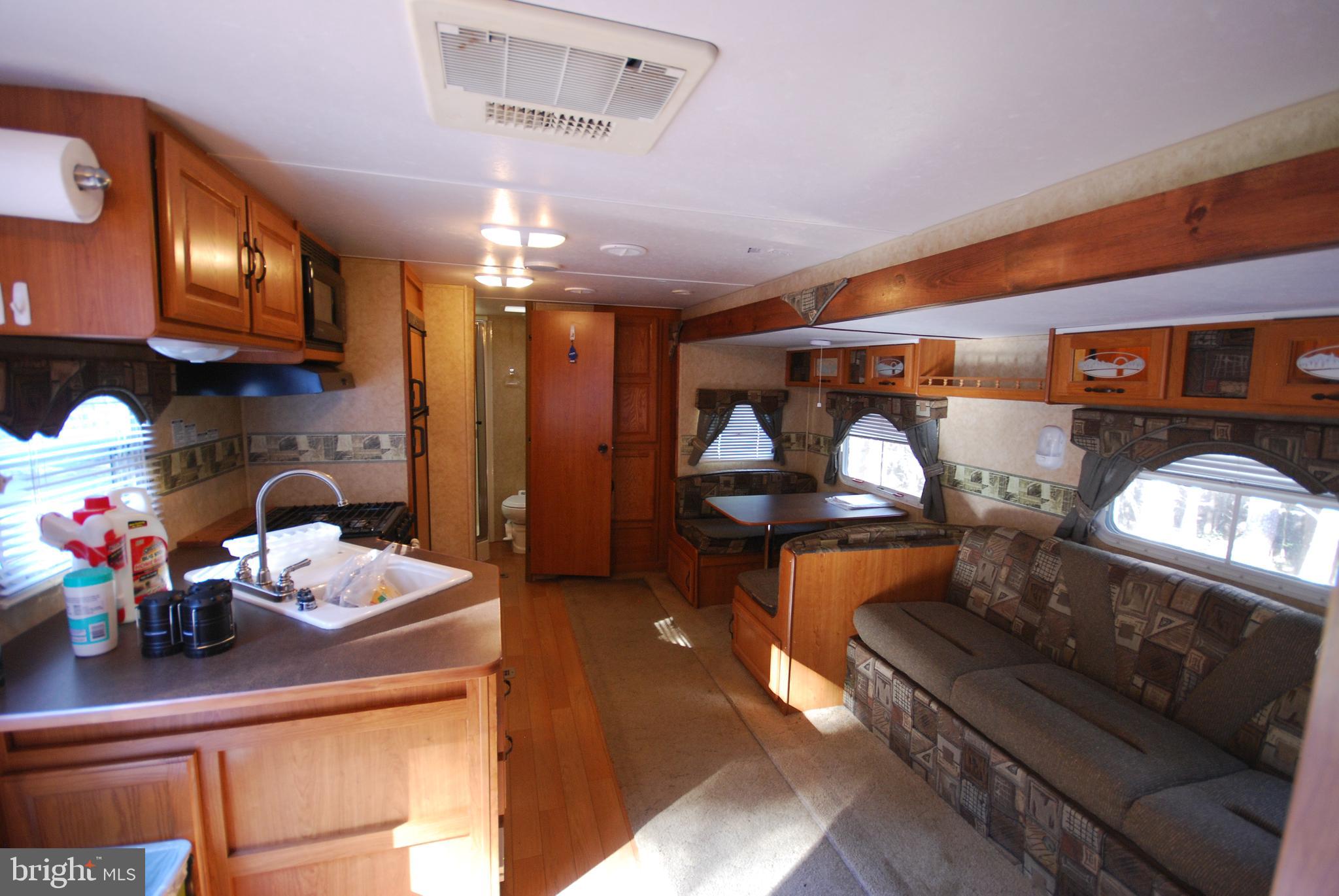 ASHTON WOODS PROPERTY OWNERS ASSOCIATION - Land