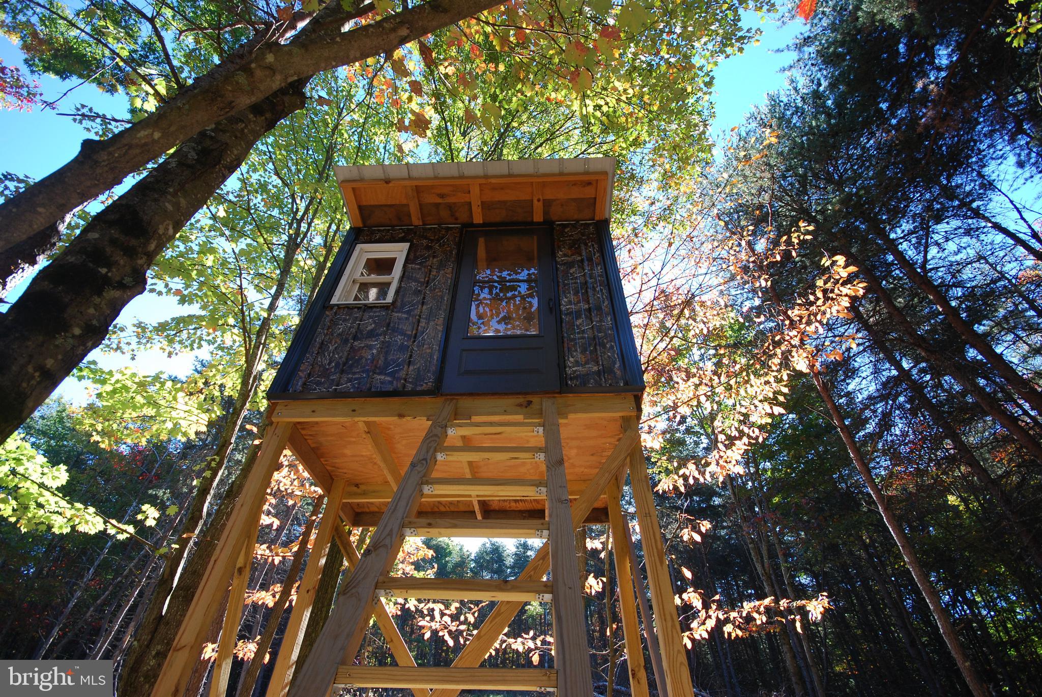 ASHTON WOODS PROPERTY OWNERS ASSOCIATION - Land