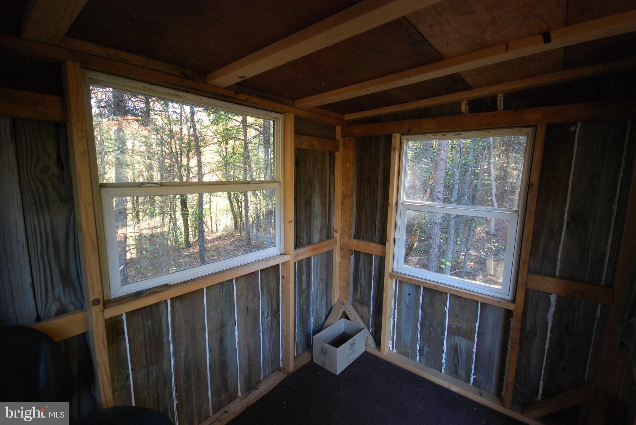 ASHTON WOODS PROPERTY OWNERS ASSOCIATION - Land