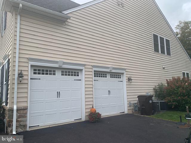 HILLTOWN RIDGE - Residential Lease