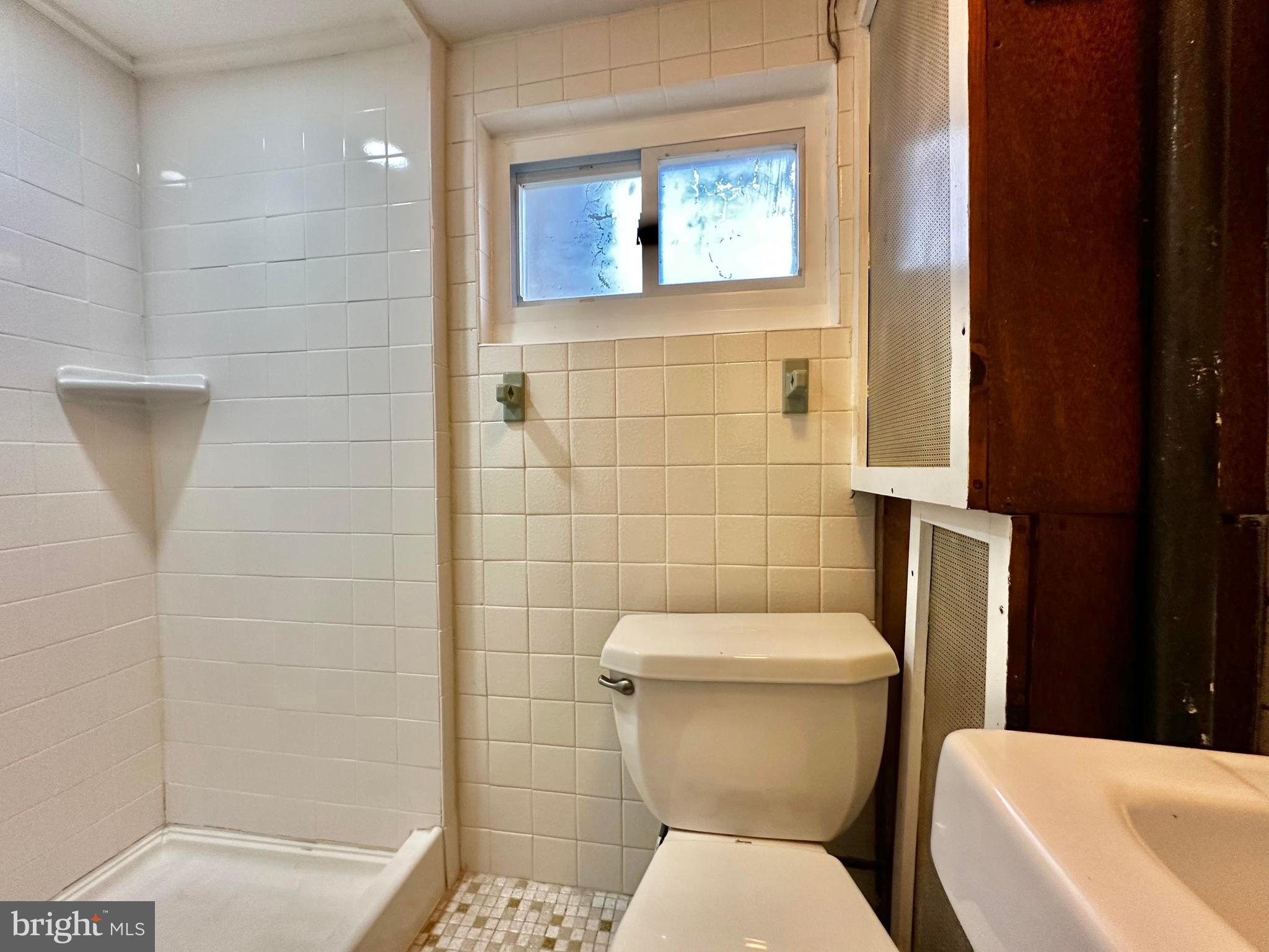 ARLINGTON HILLS - Residential Lease