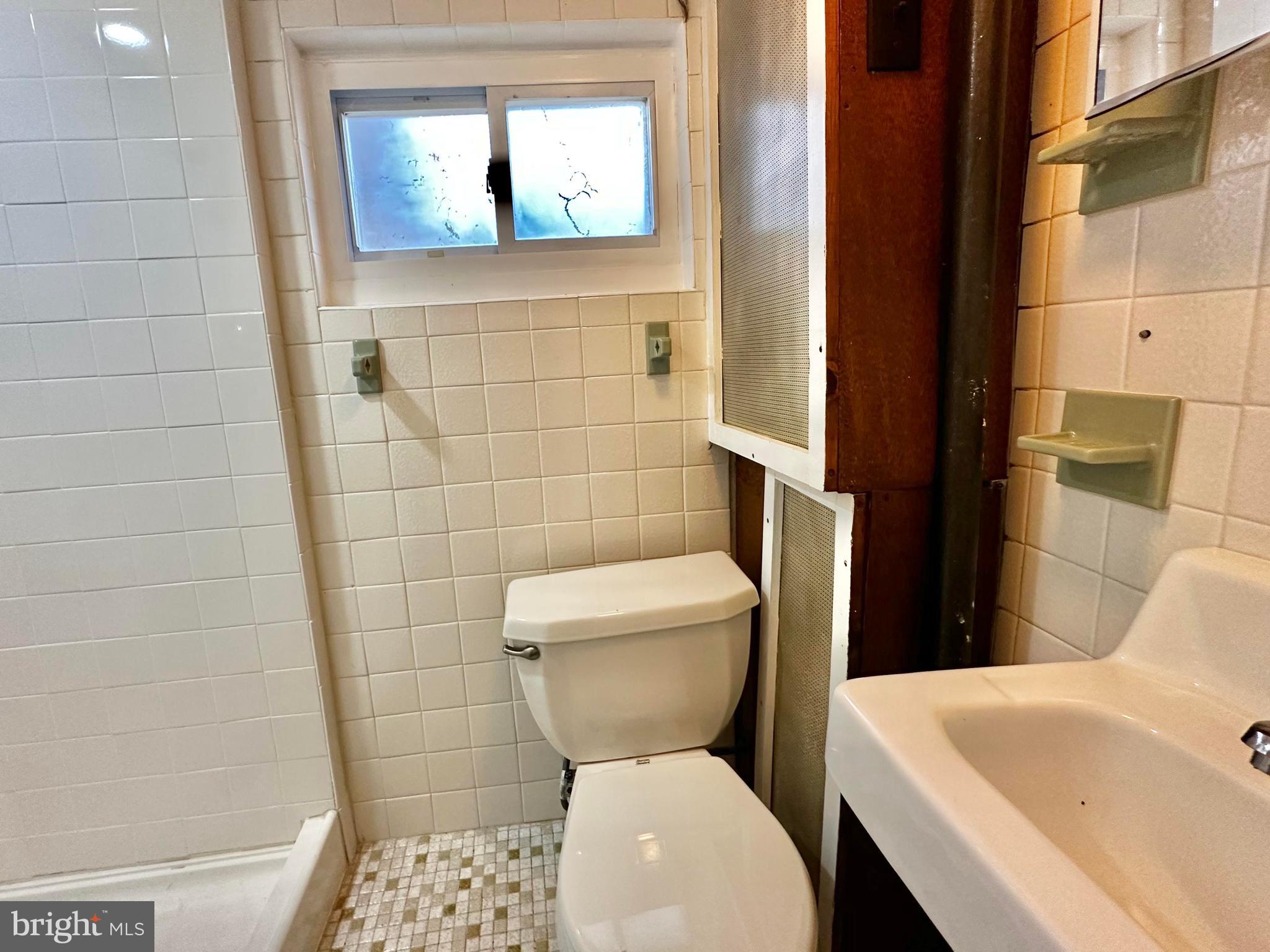 ARLINGTON HILLS - Residential Lease