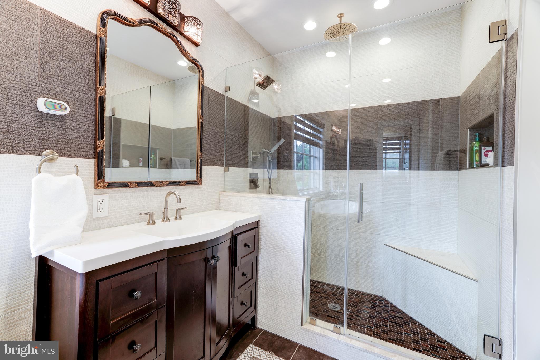 MC LEAN HAMLET - Residential