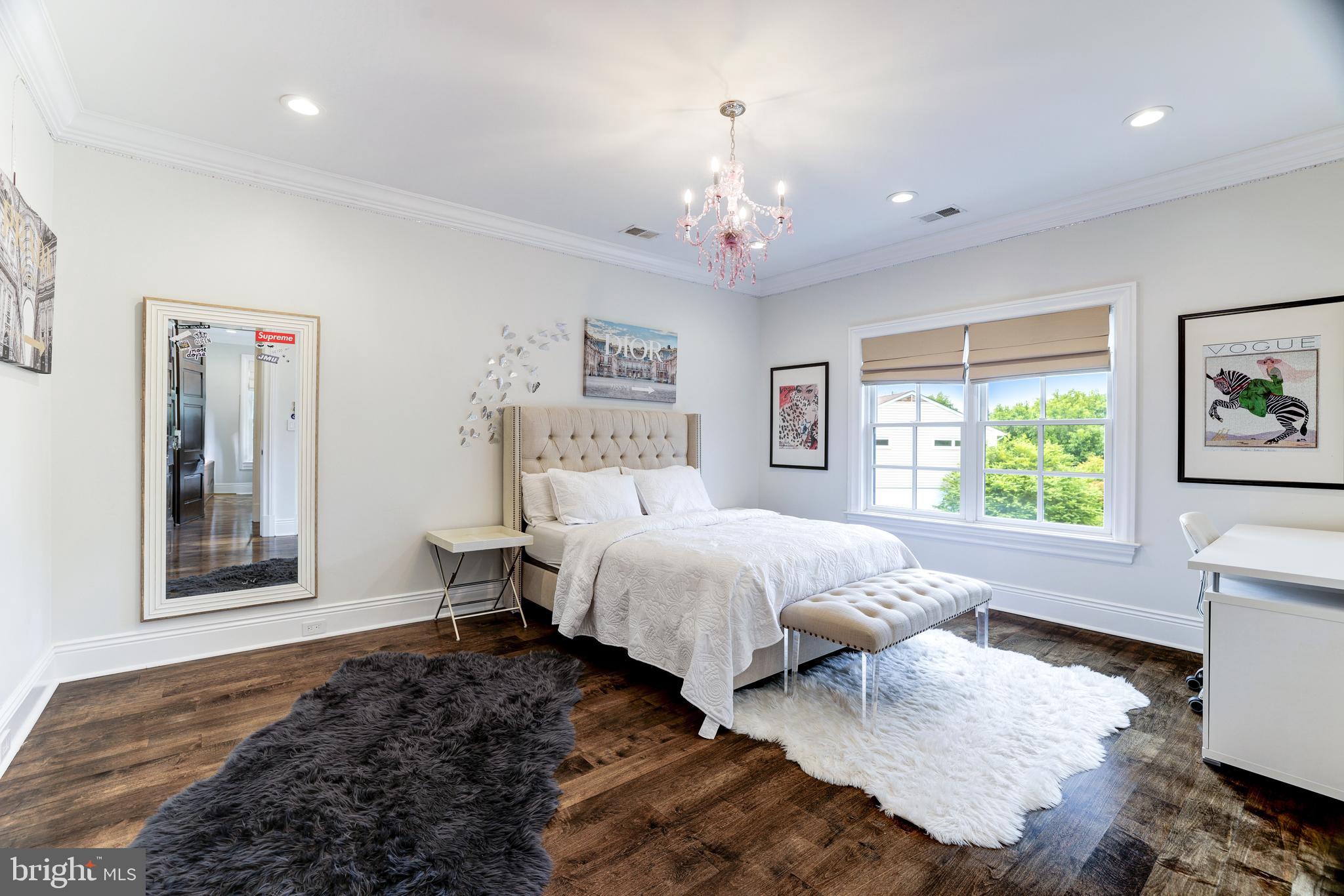 MC LEAN HAMLET - Residential