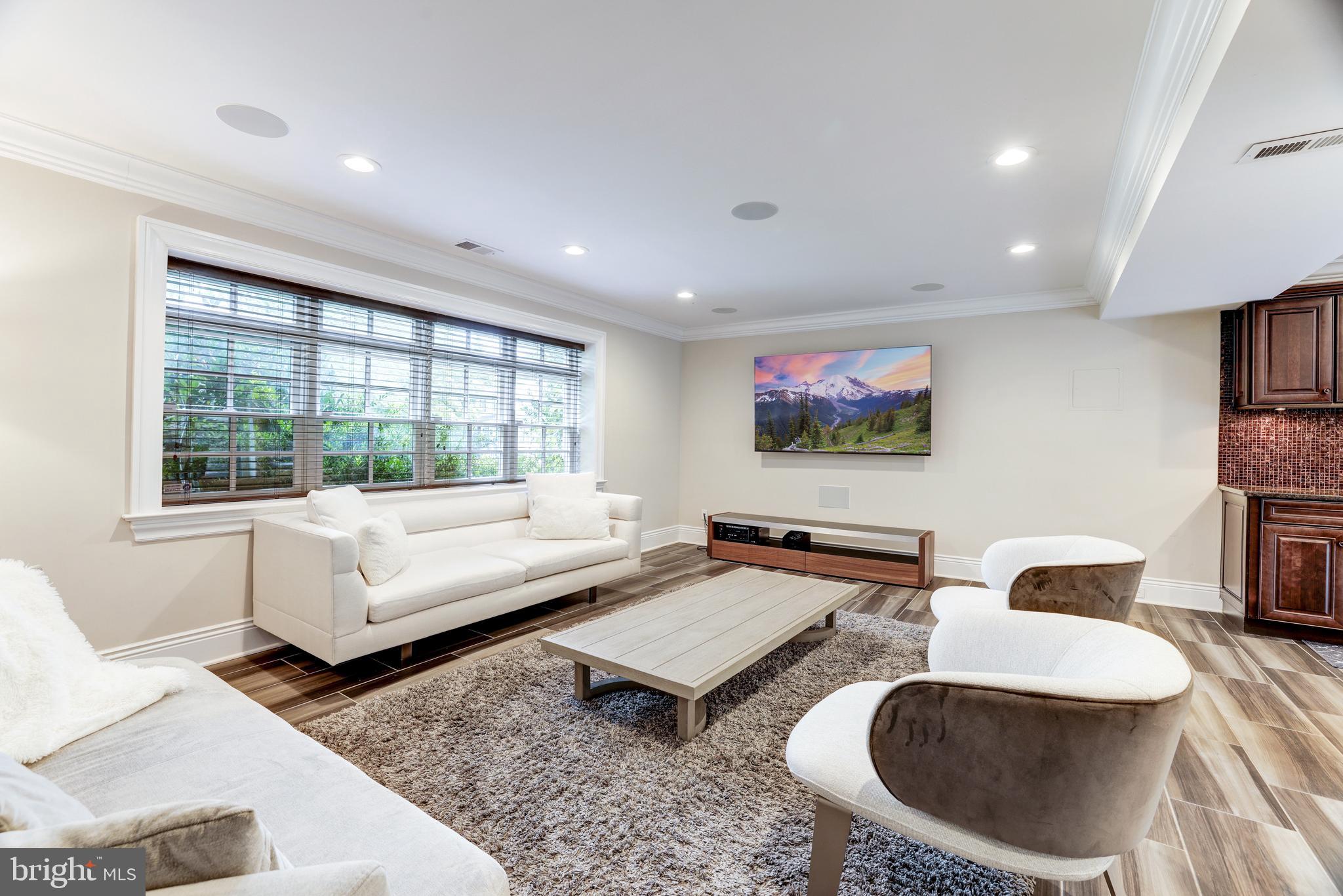 MC LEAN HAMLET - Residential