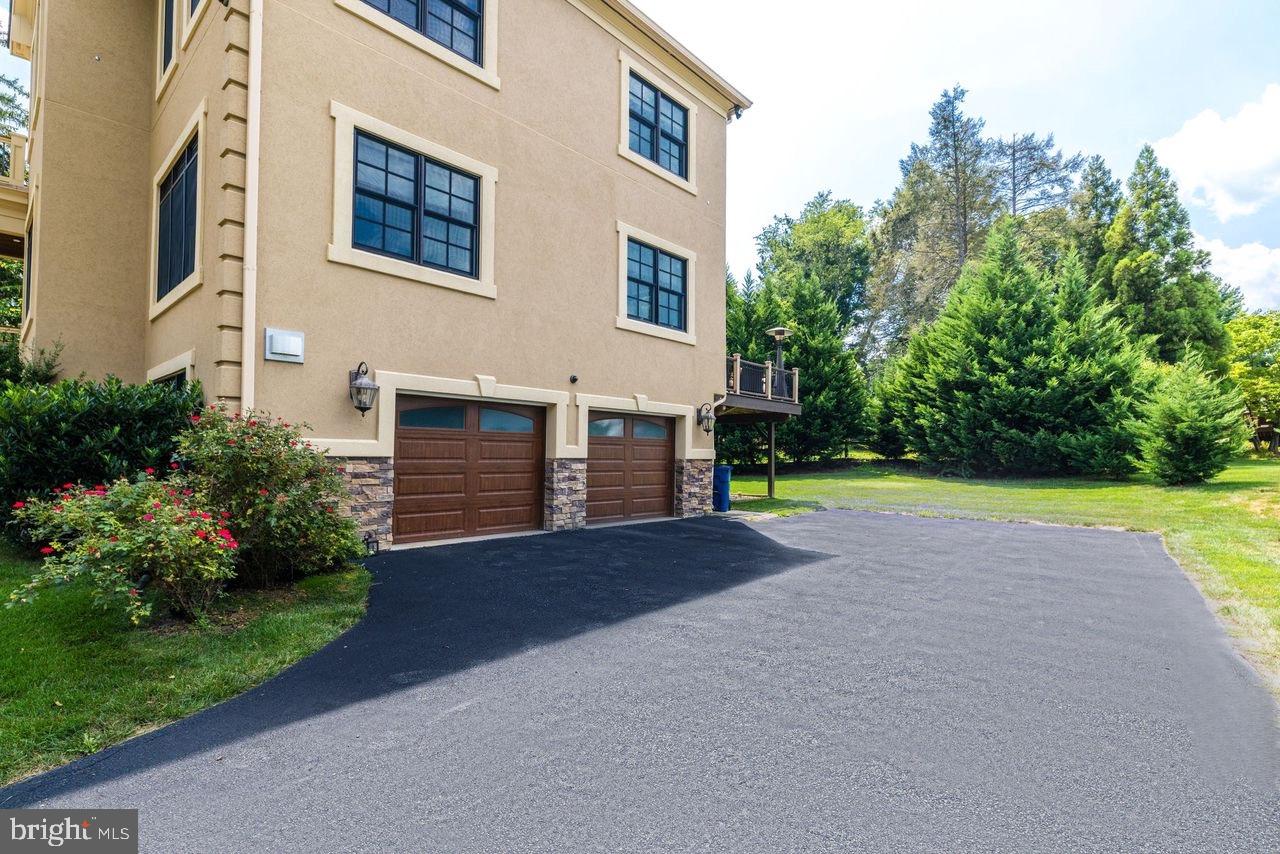 MC LEAN HAMLET - Residential