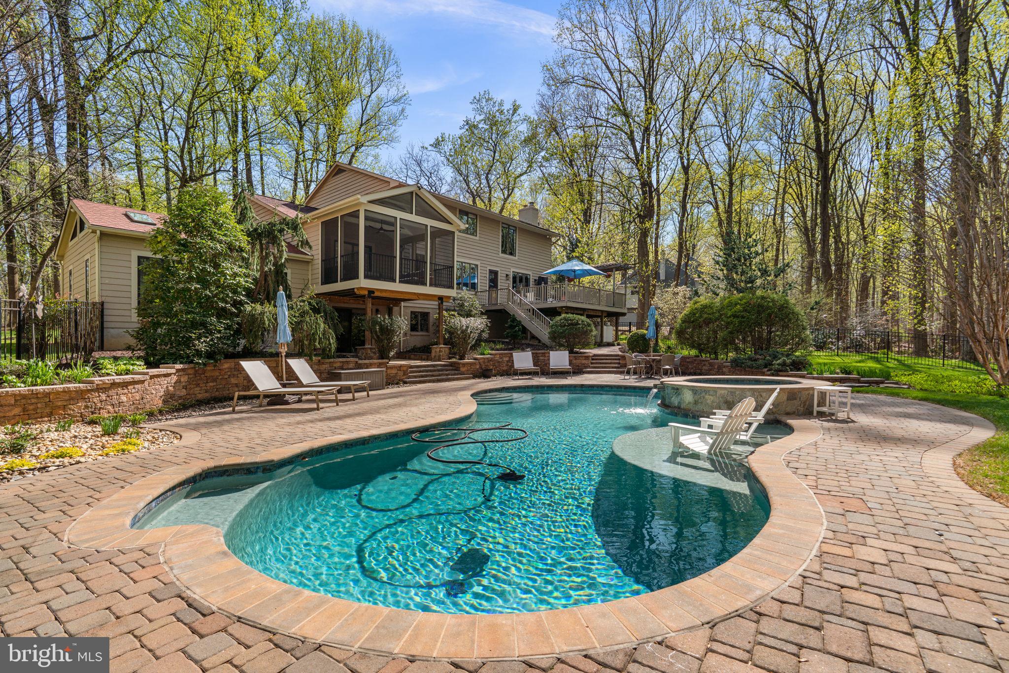 SIMPSON WOODS - Residential