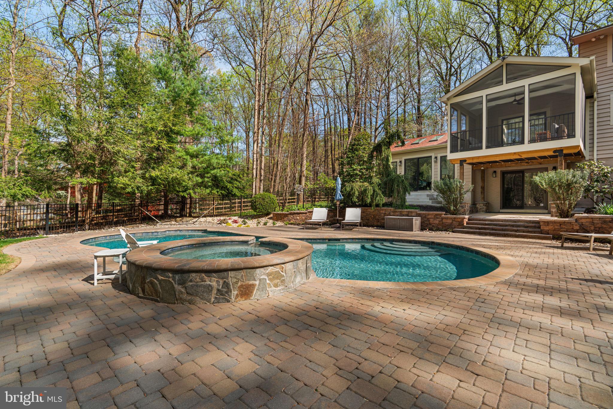 SIMPSON WOODS - Residential