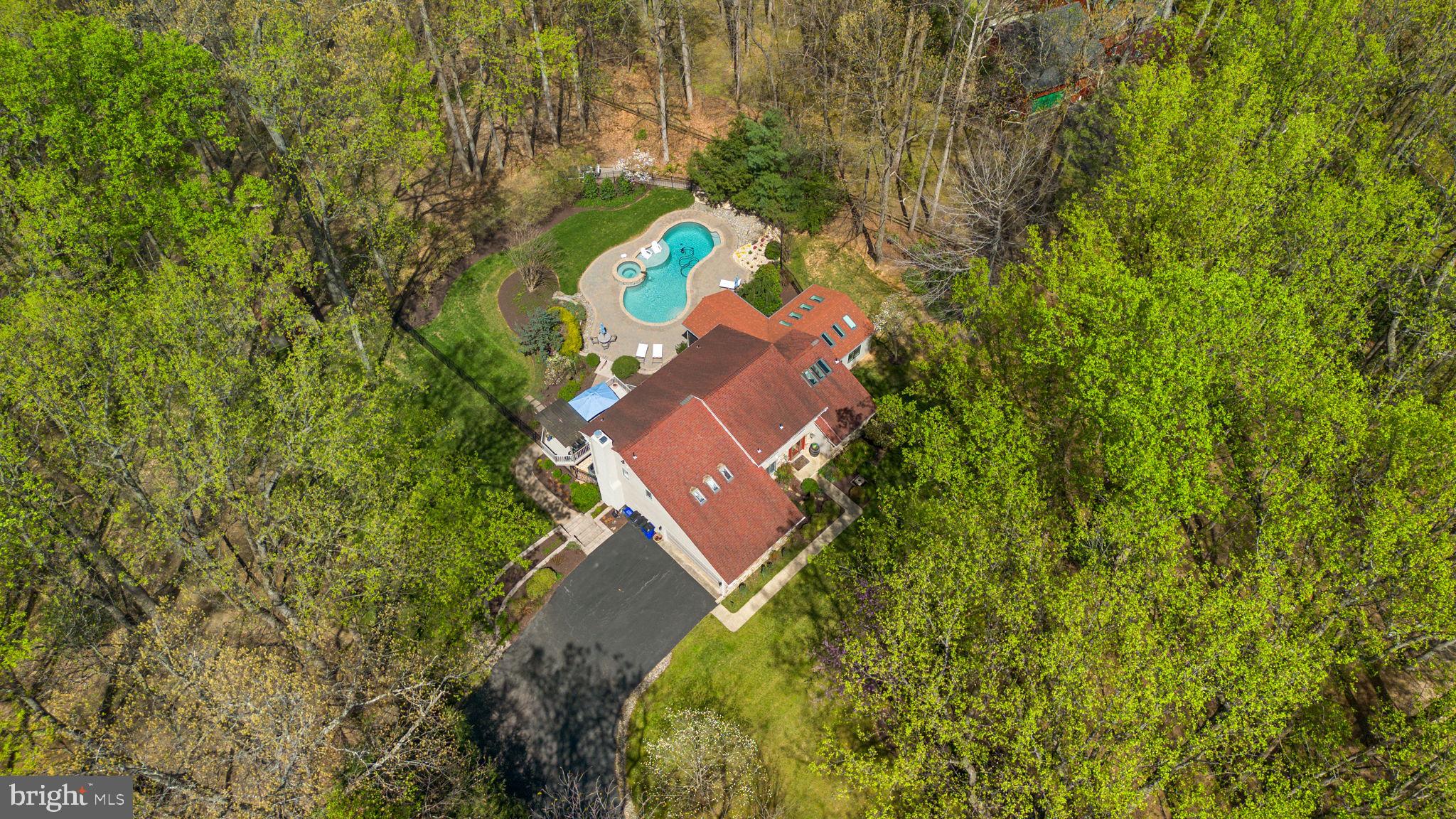 7310 MEADOW WOOD WAY