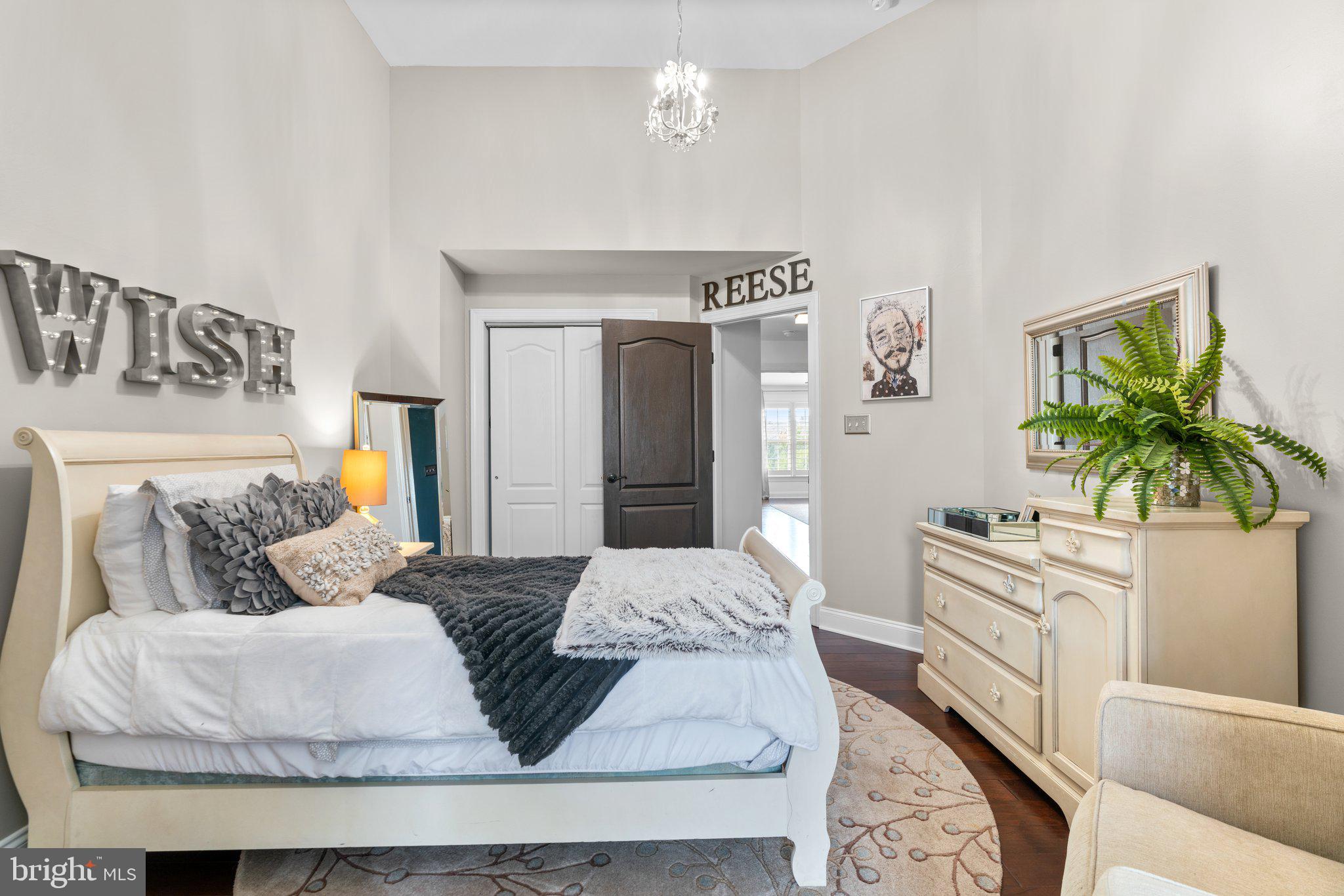 KENTLANDS - Residential