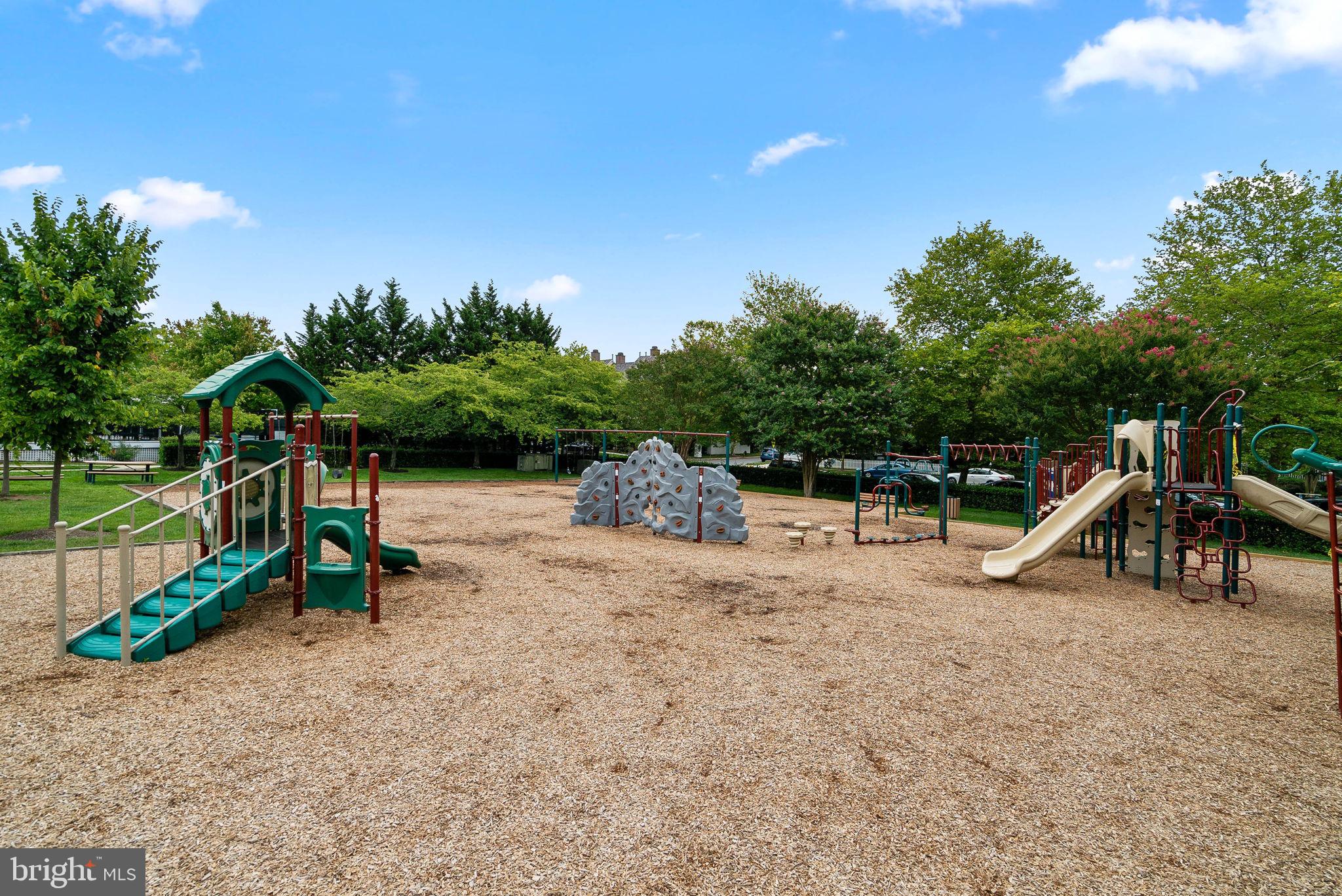 KENTLANDS - Residential