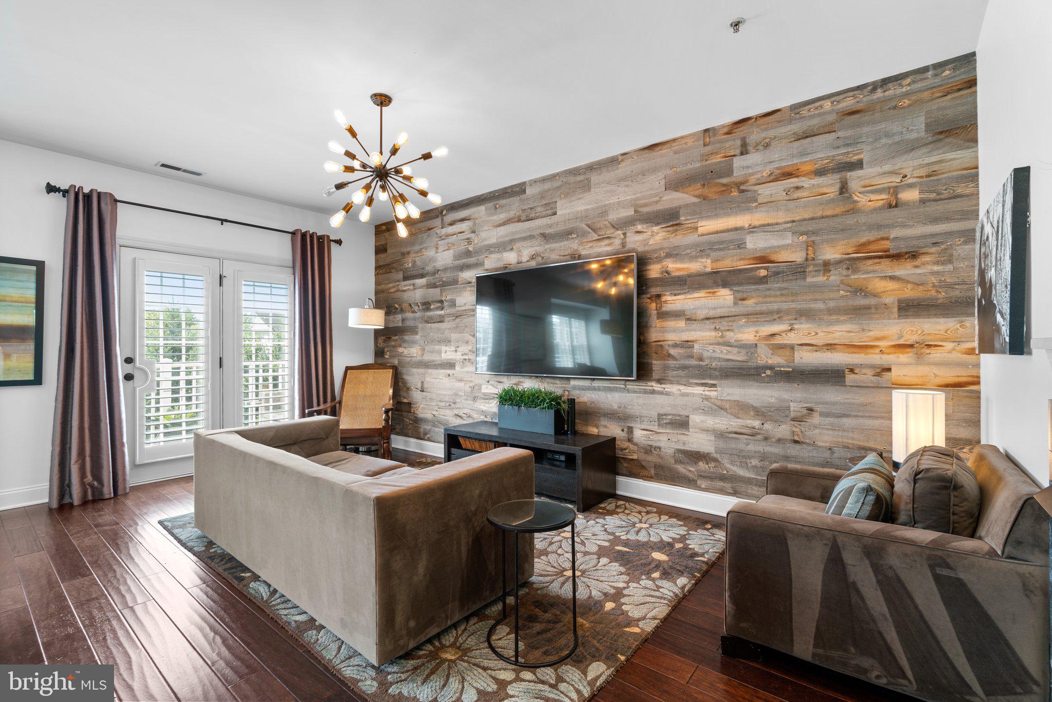 KENTLANDS - Residential